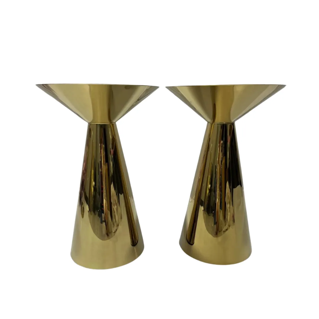 Goldie Cake Table