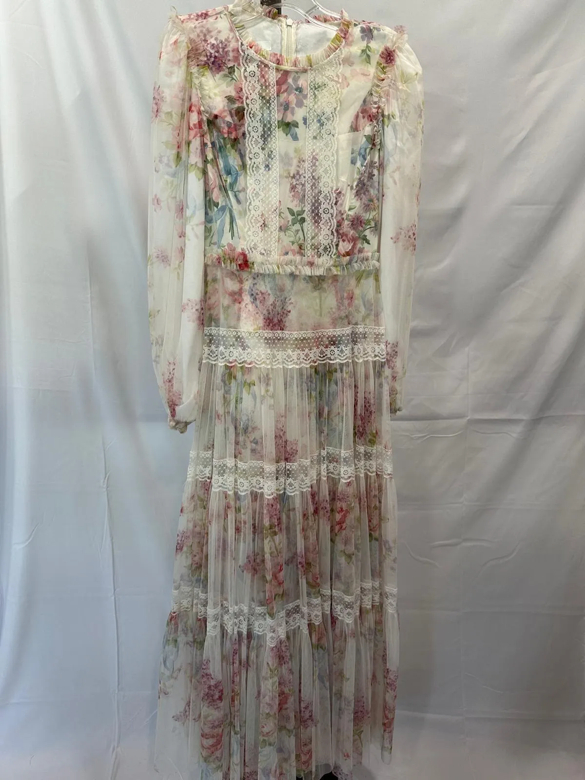 1174 2 White Floral
