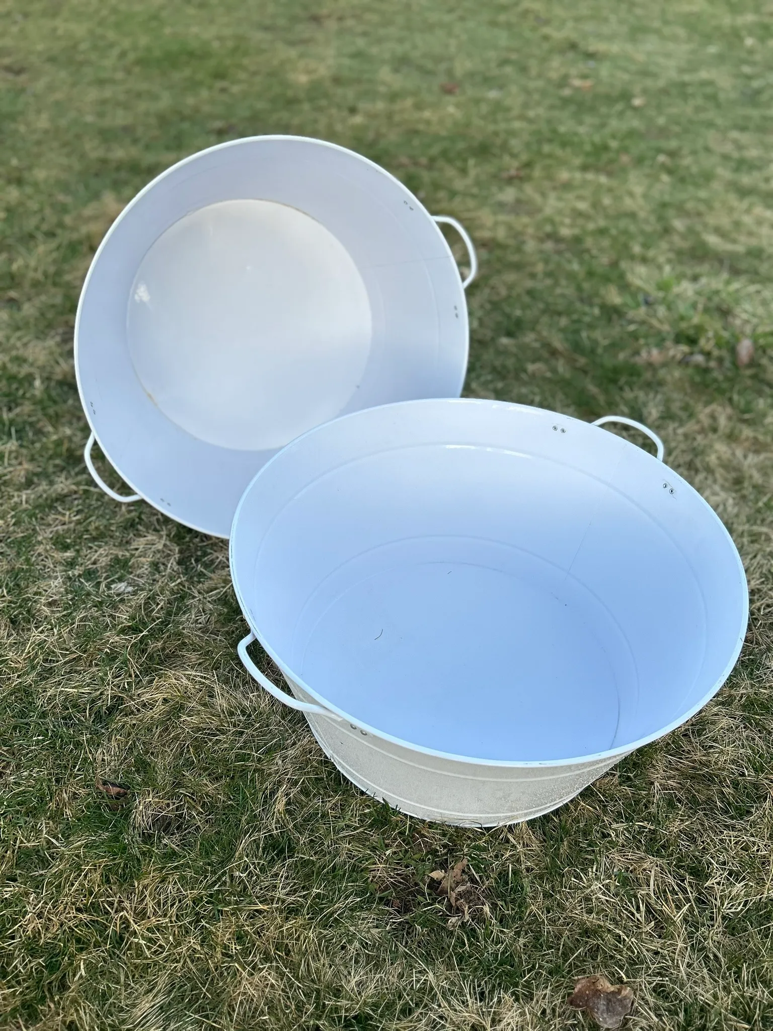 White Drink Tub