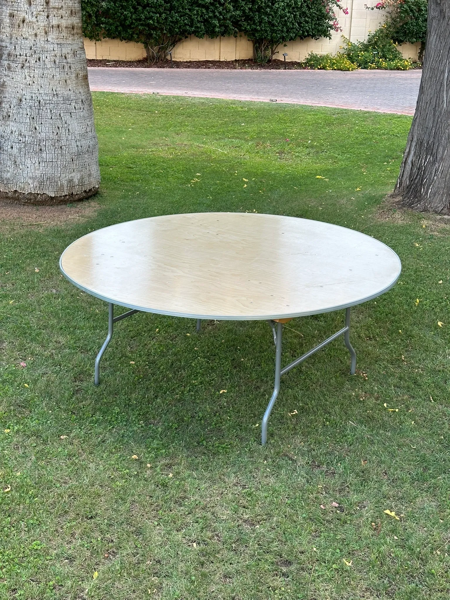 Round Table
