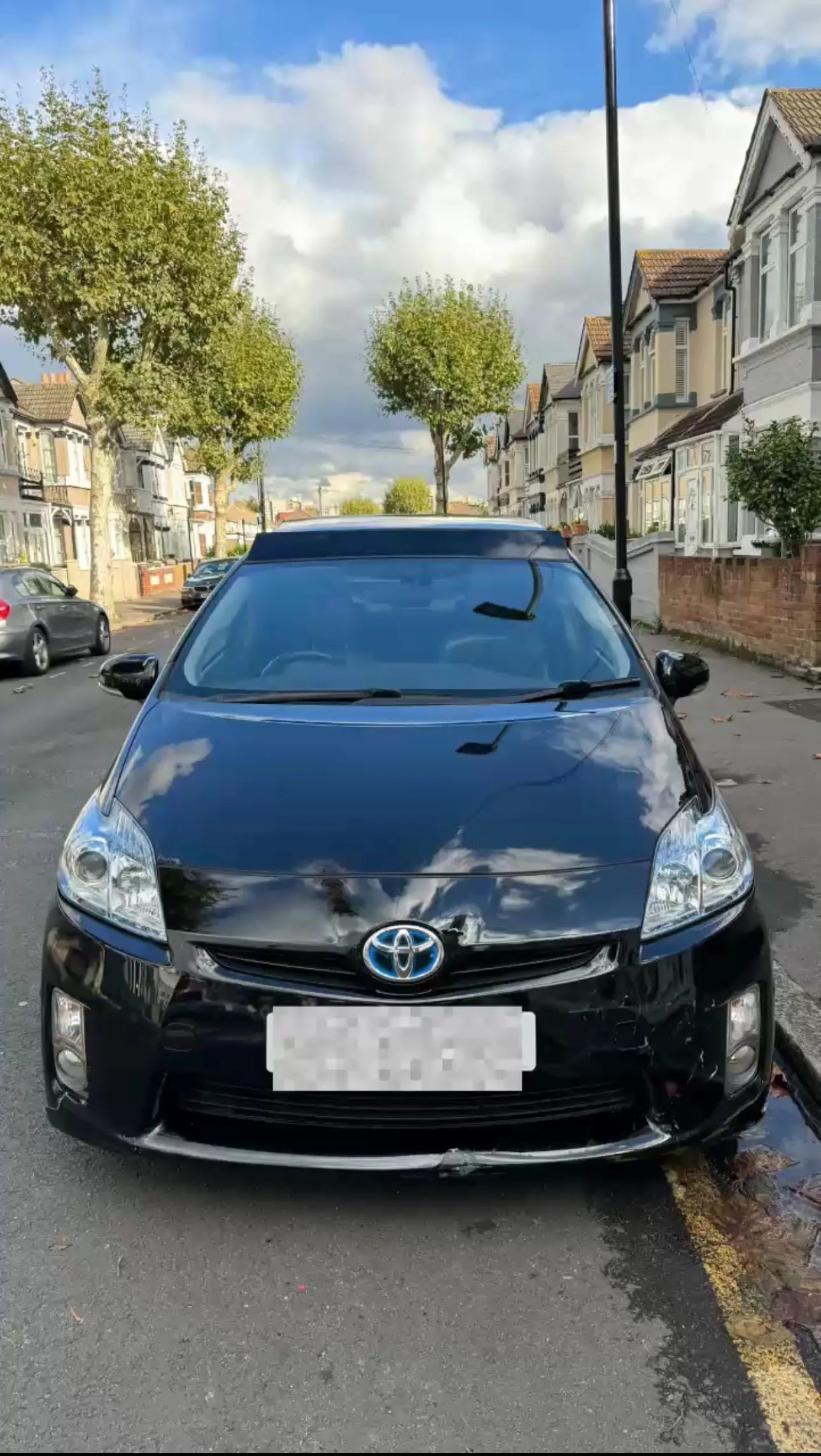 TOYOTA PRIUS (Sunroof)