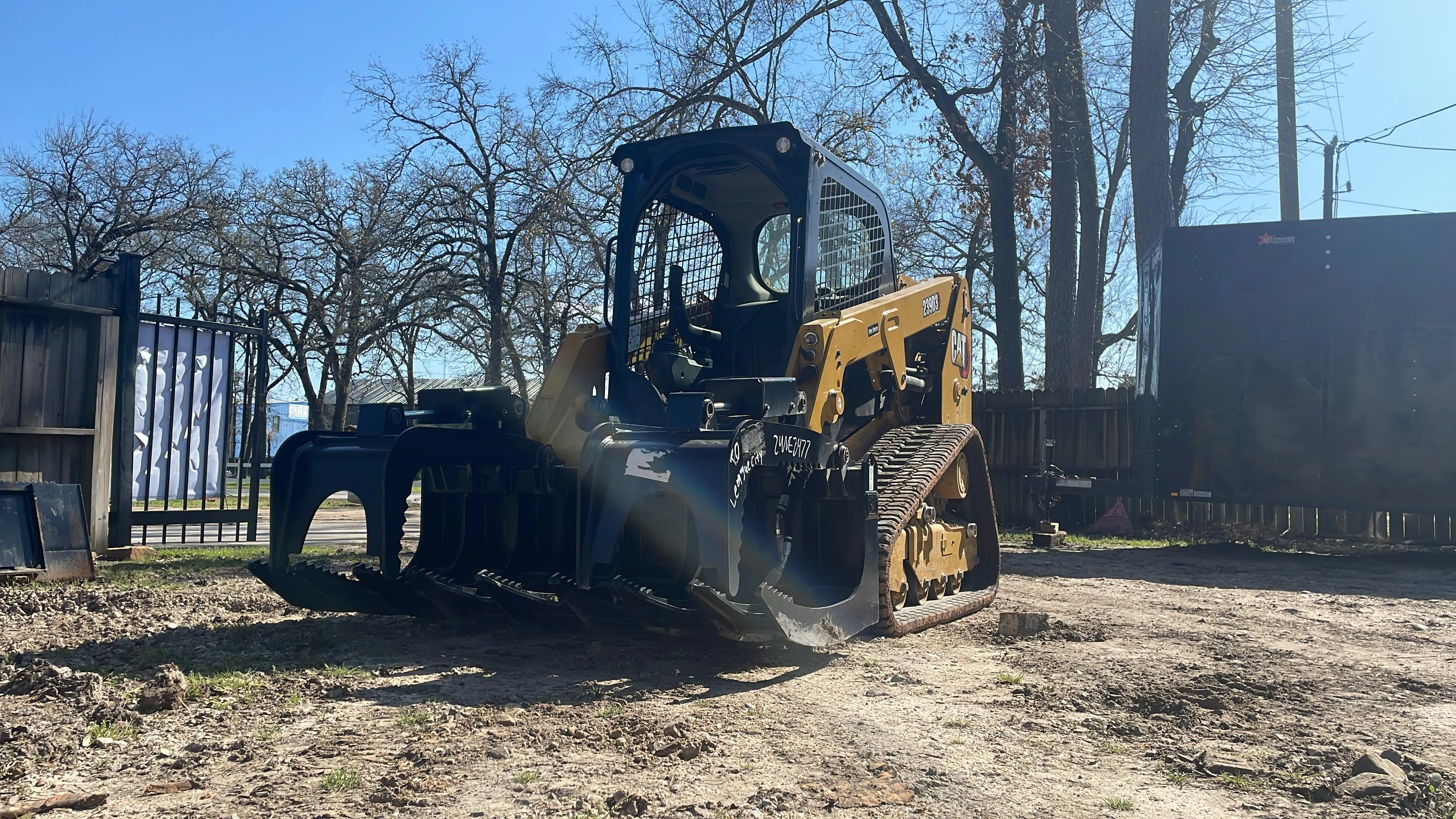 Caterpillar 239D3 track loader