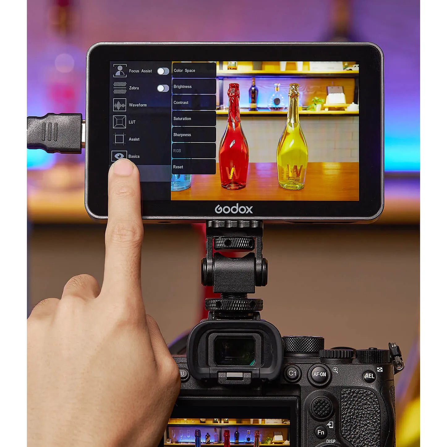 Godox GM6S kontrol monitor akkumulátorokkal