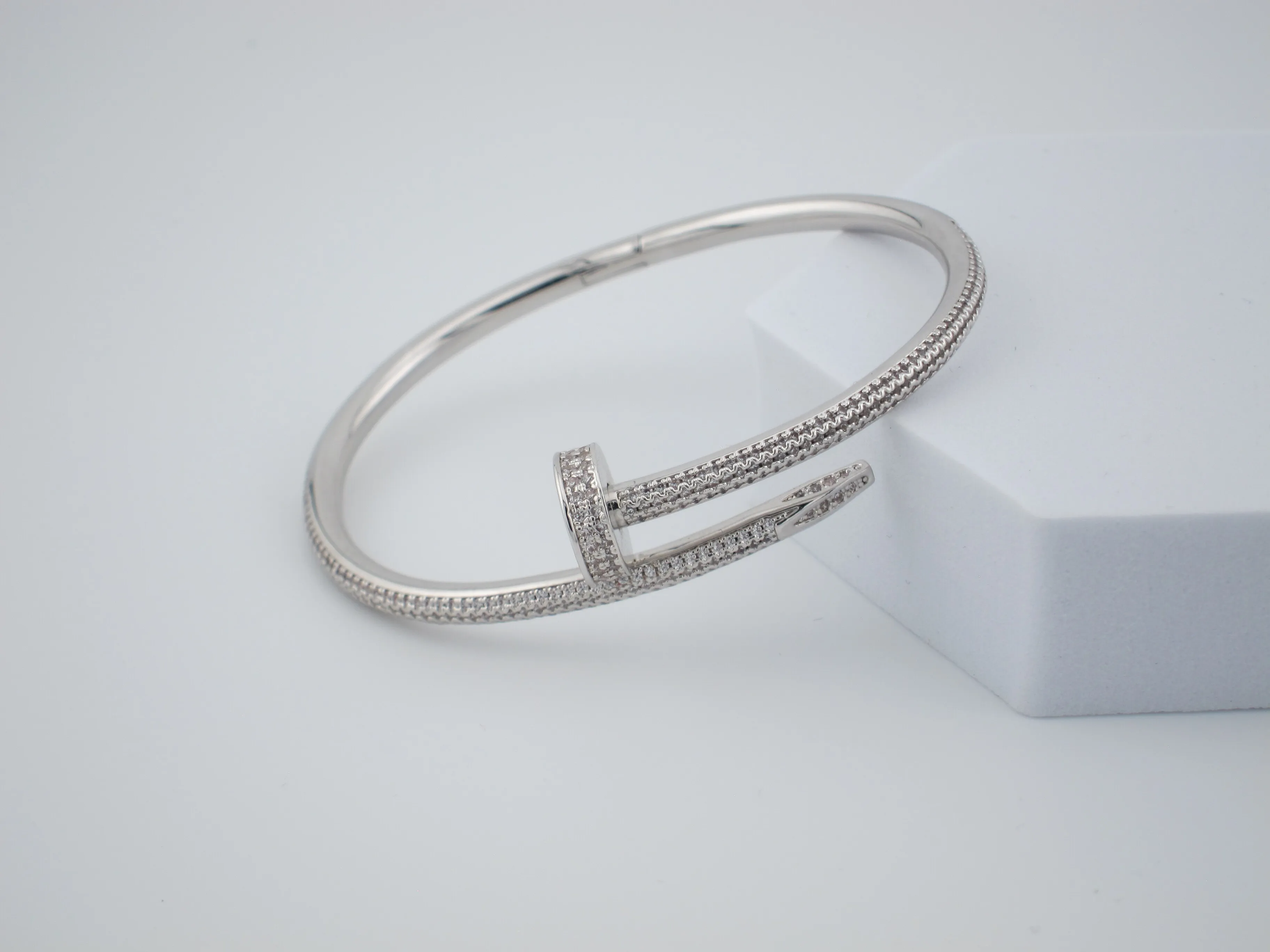 CARTIER JUSTE UN CLOU BRACELET WHITE GOLD