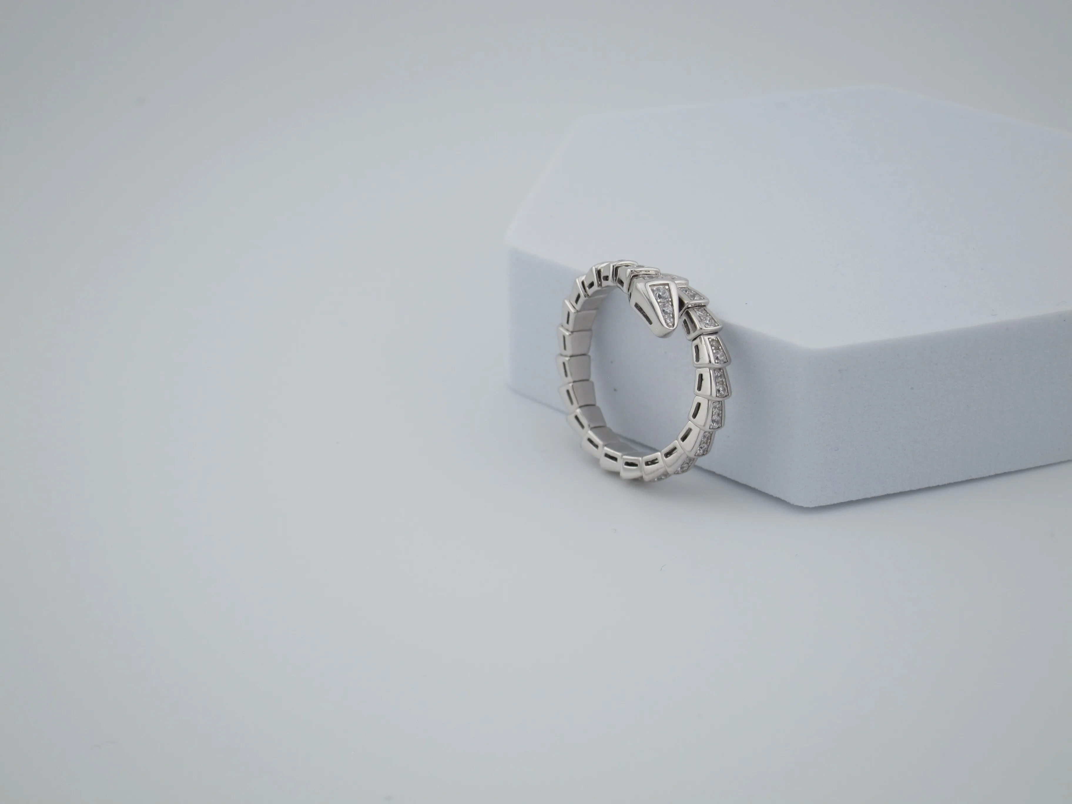 SERPENTI VIPER RING WHITE GOLD