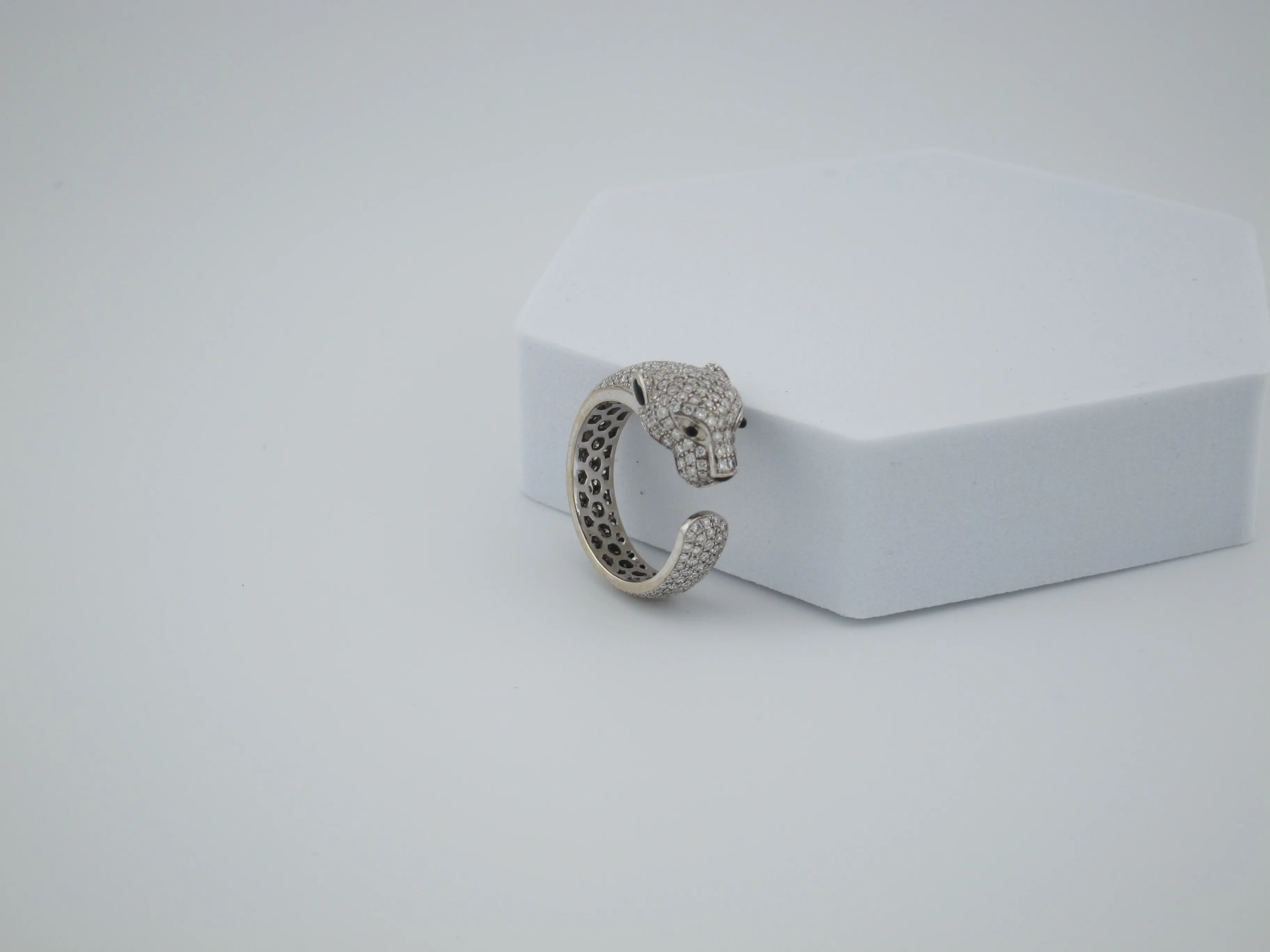 PANTHÈRE DE CARTIER RING