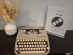 VINTAGE TYPEWRITER AUDIO GUESTBOOK
