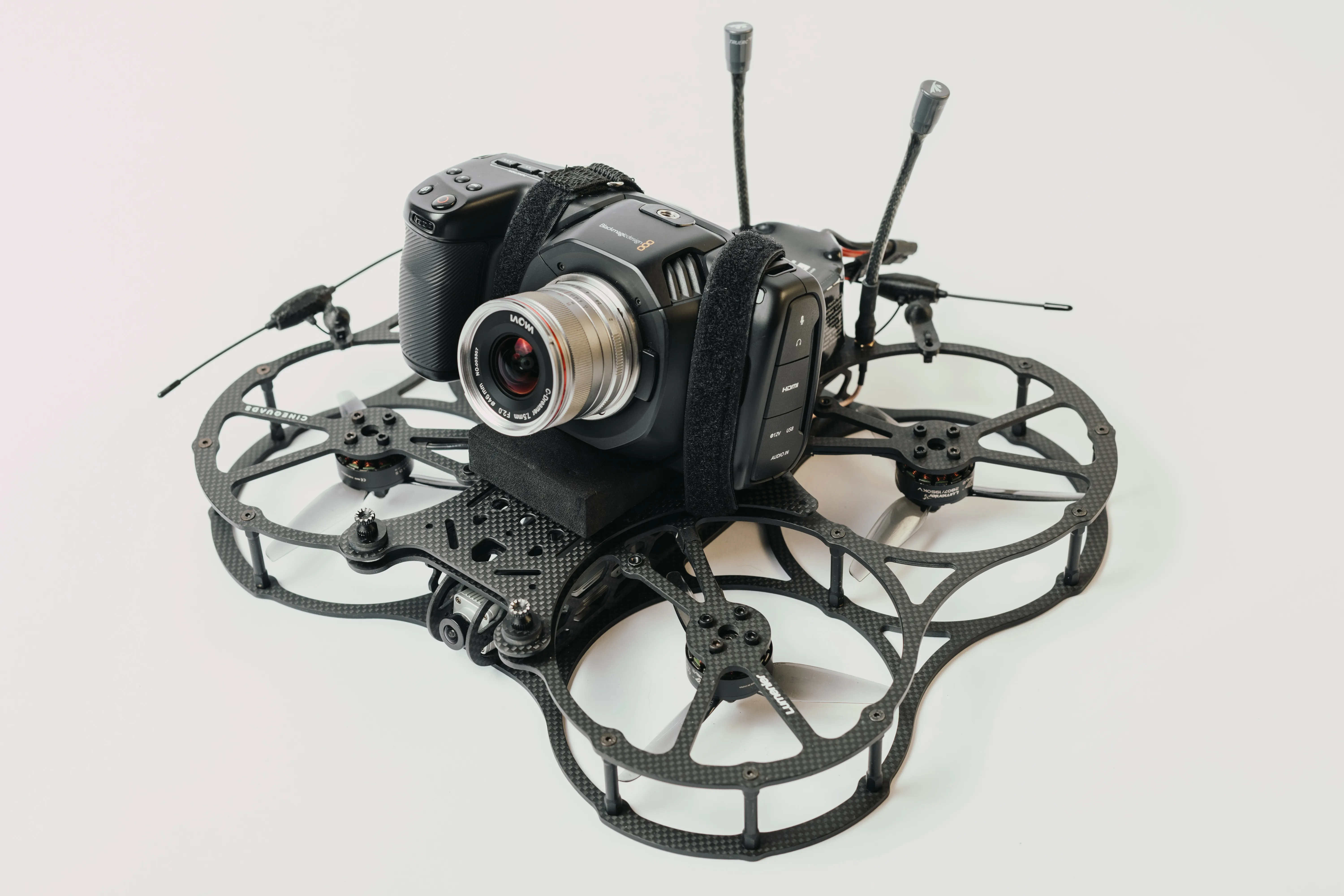 Drona FPV cu pilot