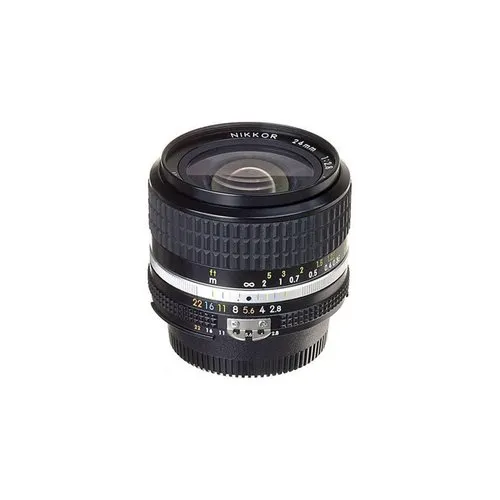 Nikon 24 mm f/2.8