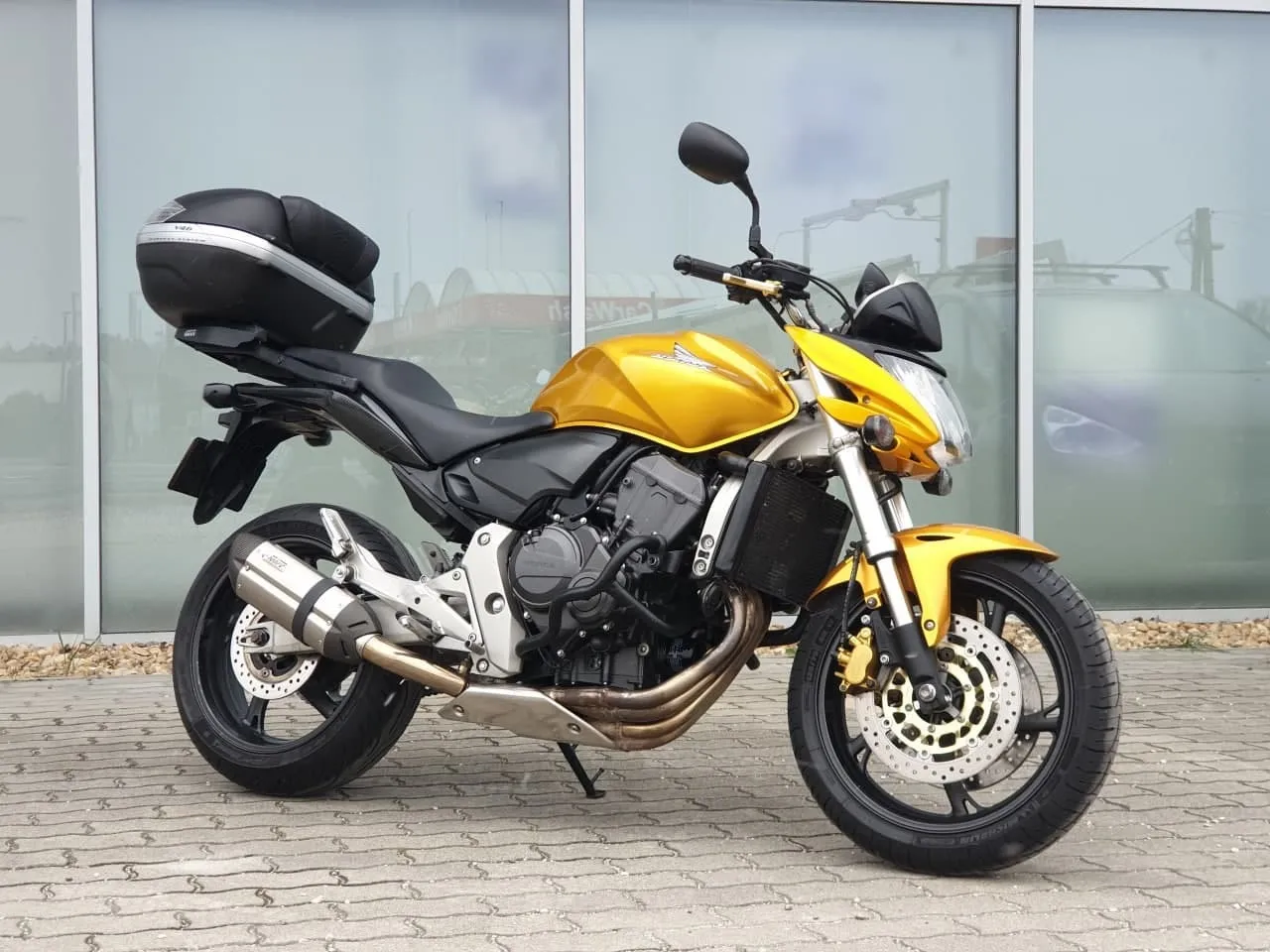 Naked motorok