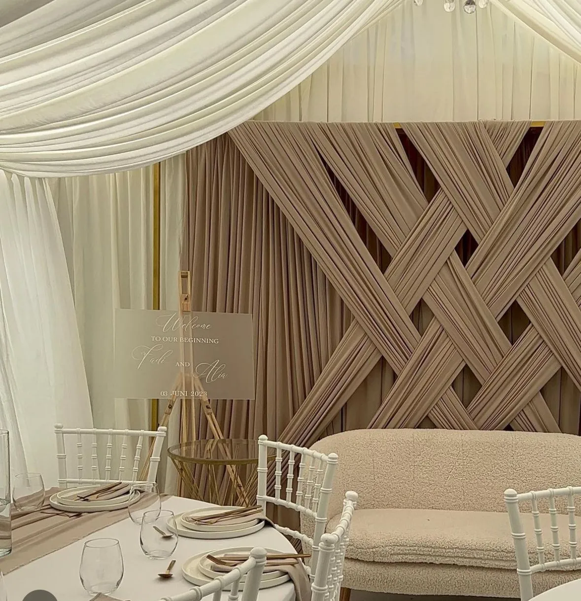 Backdrop beige