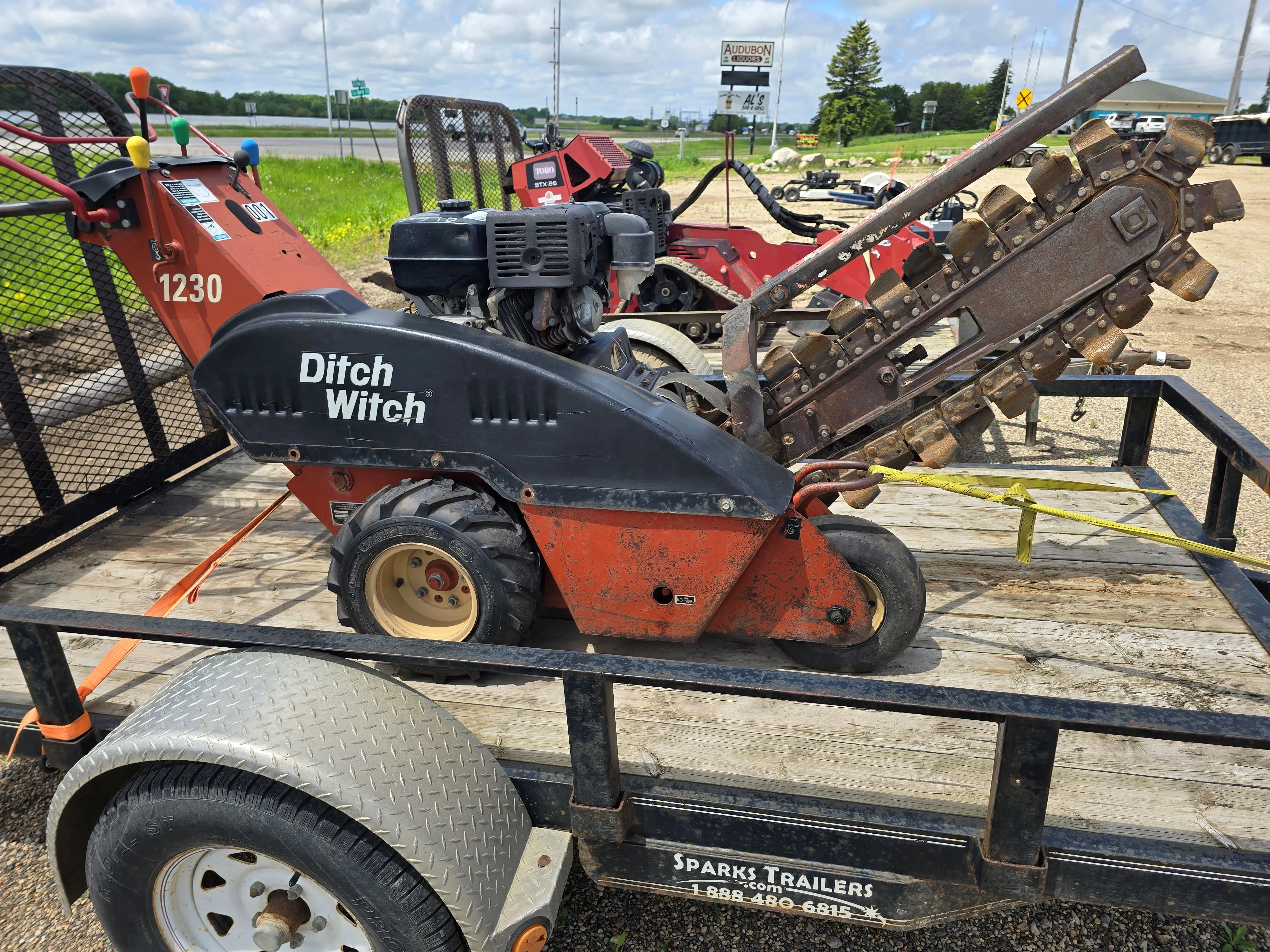 Ditchwitch Trencher w/ trailer 89-001