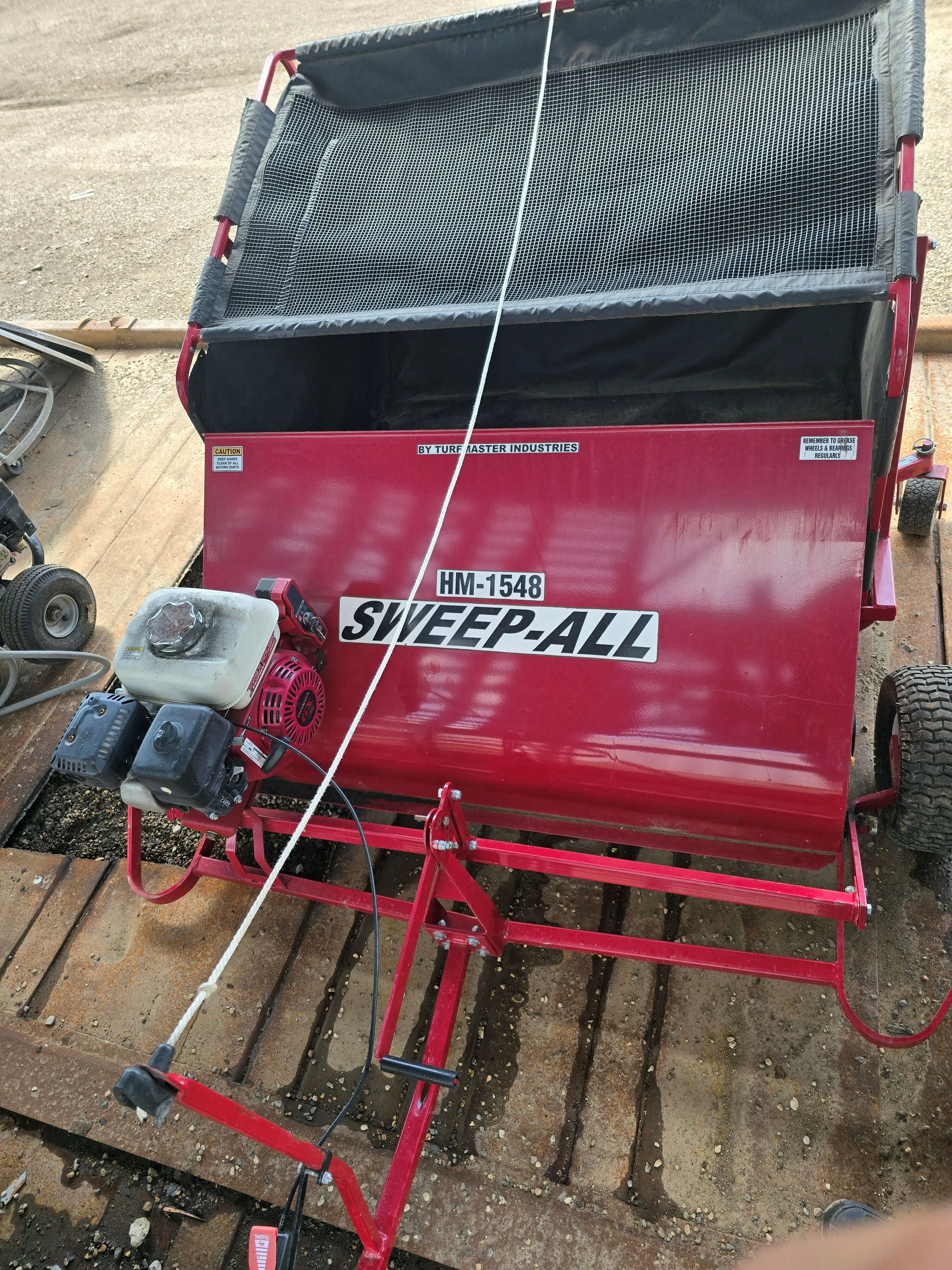 Power Lawn Sweeper w/ Honda 50-087