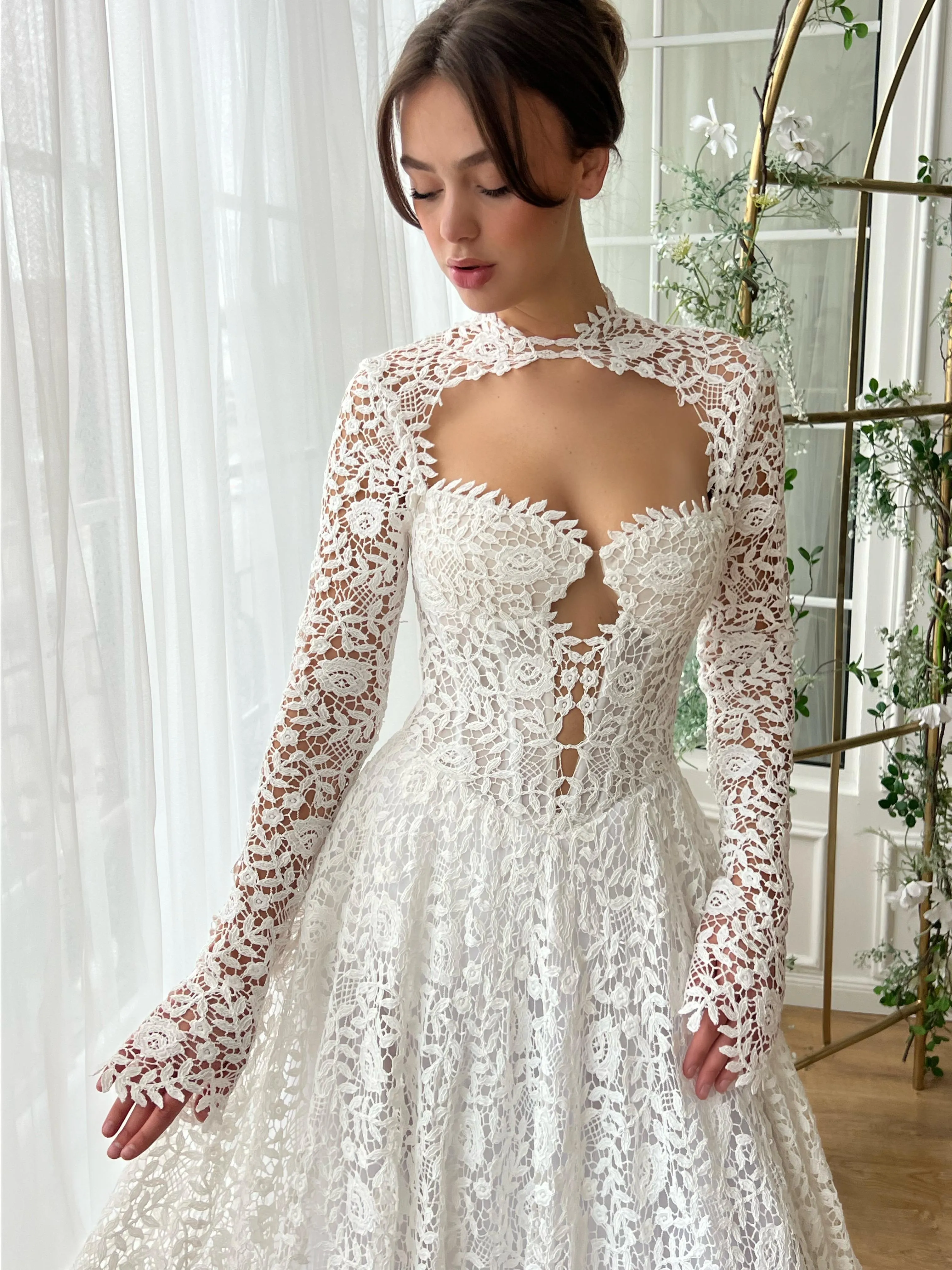 TH & TH Embroidered Lace Dress 