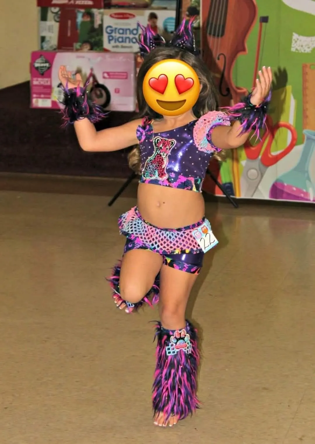 Lisa Frank Ooc 