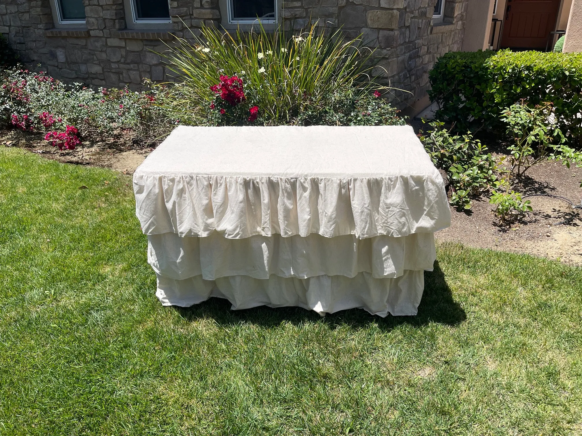 Ruffle Table Linens (4 Feet)