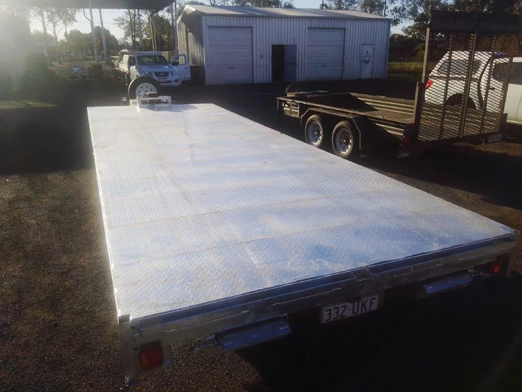 FOR HIRE 6.9m Triaxle Flat Top Trailer up to 4500kg ATM