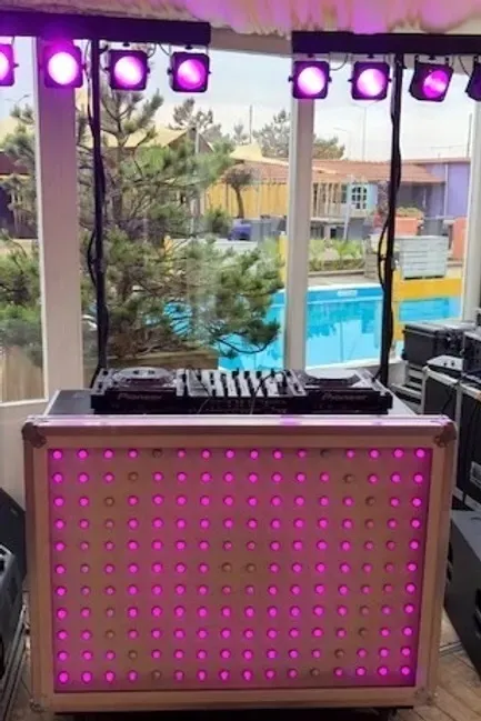 Verhuur: DJ Booth Digidot