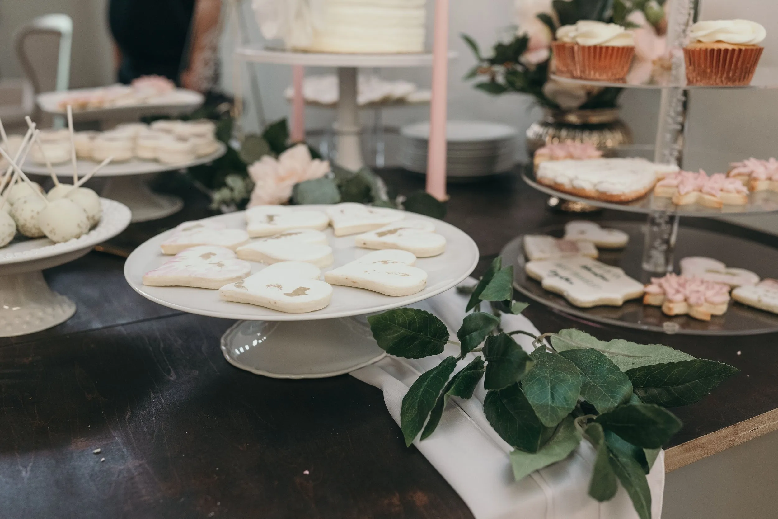 Low White Cake Stand