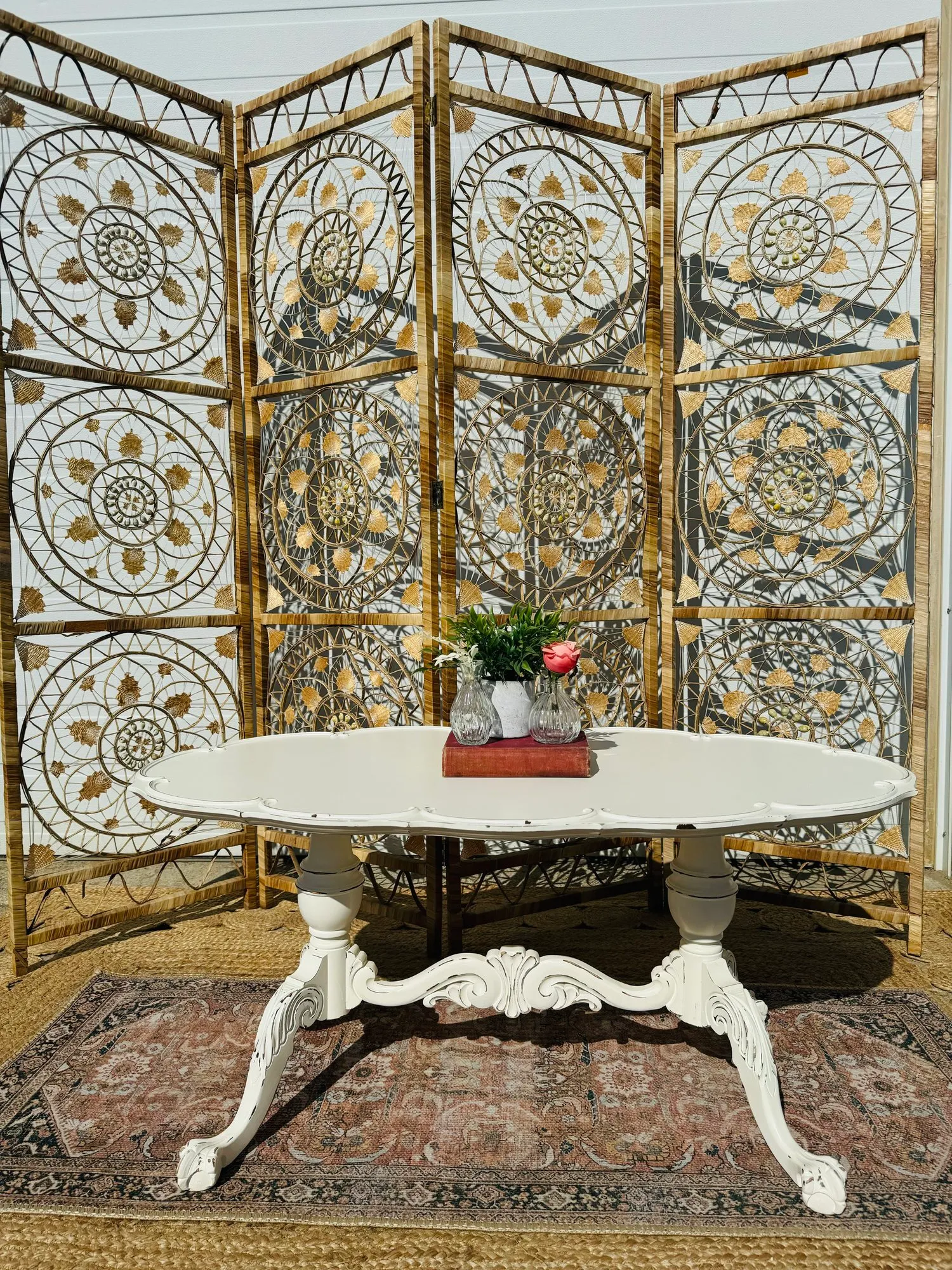 Lucy Table