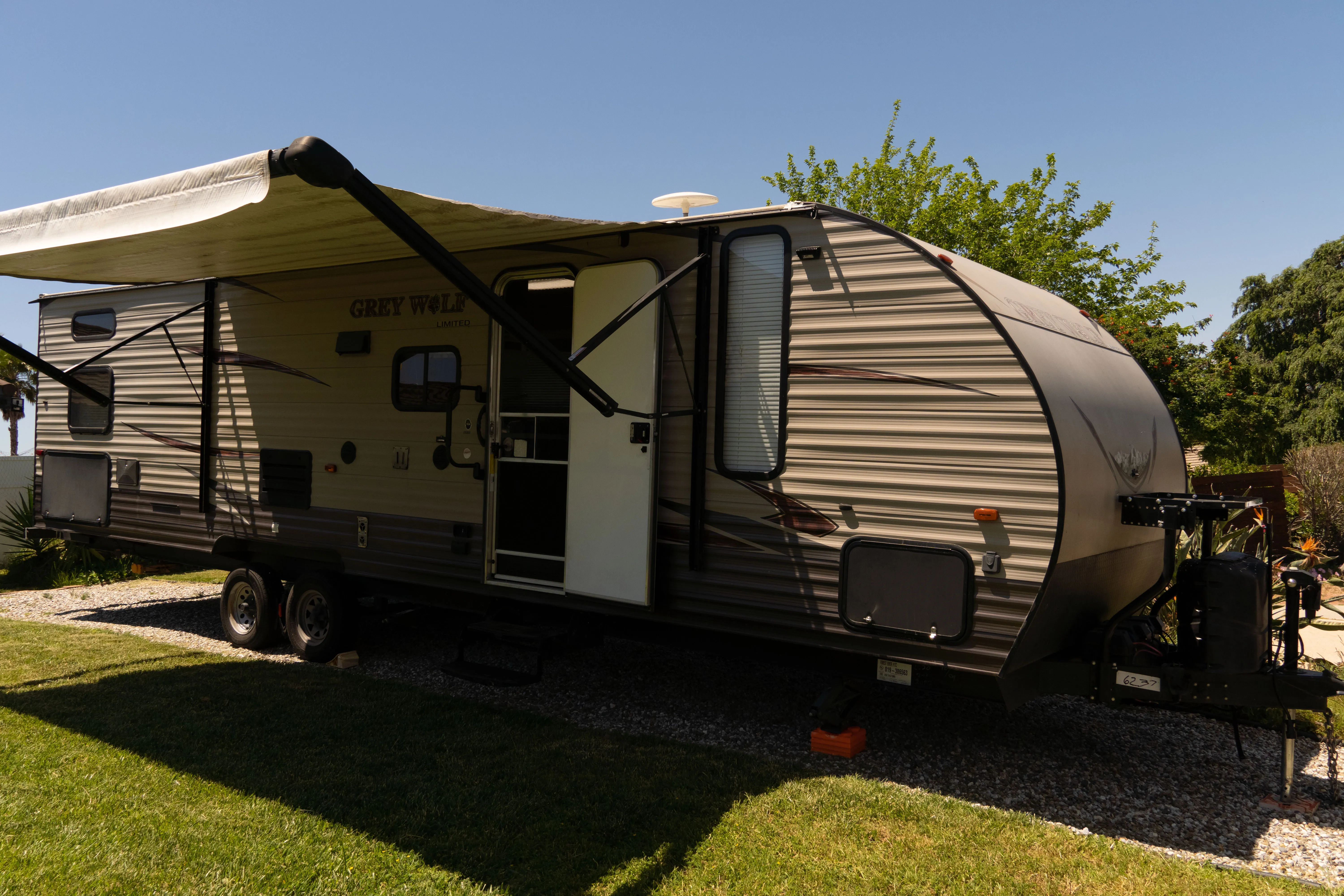 29 Foot Grey Wolf With Bunk Room