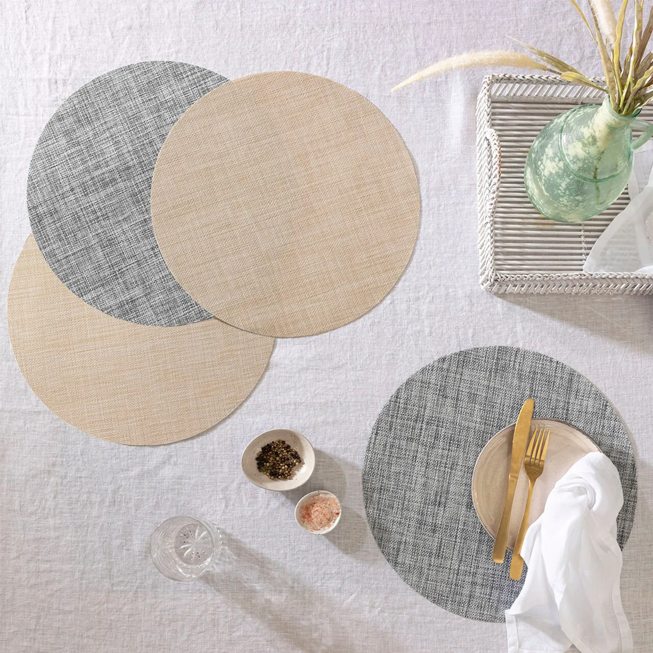 ARLO PLACEMAT