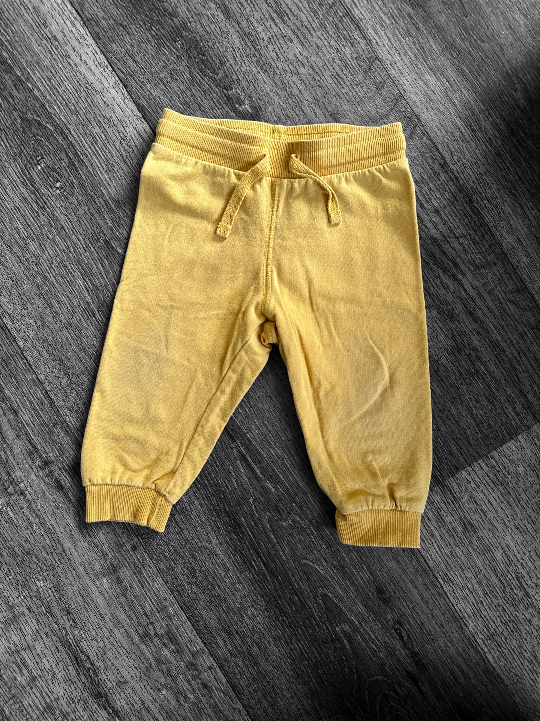 Žluté kalhoty H&M