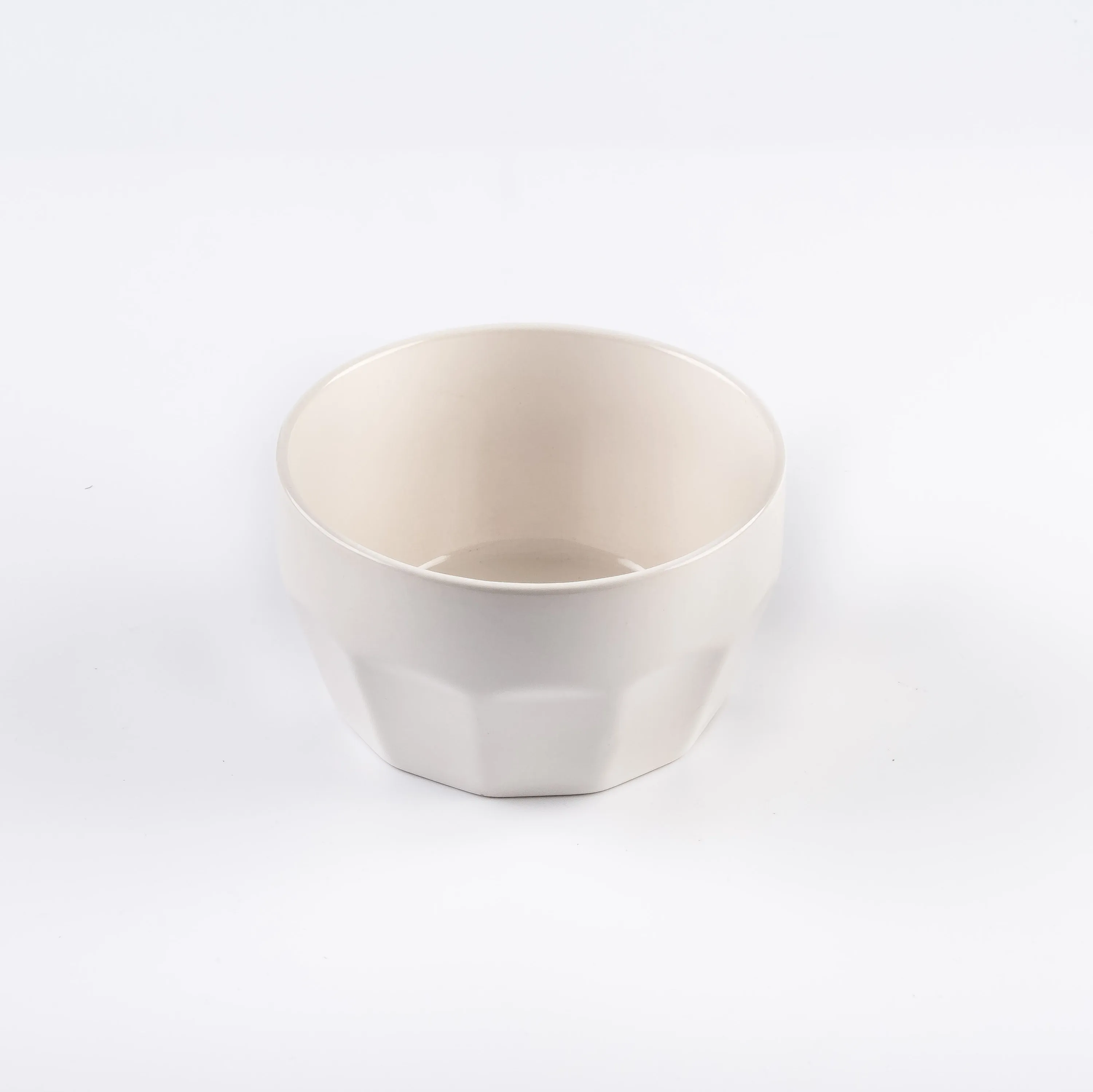 BW21-0375 - White Ceramic Bowl - 5.5" 3.25" (DH)