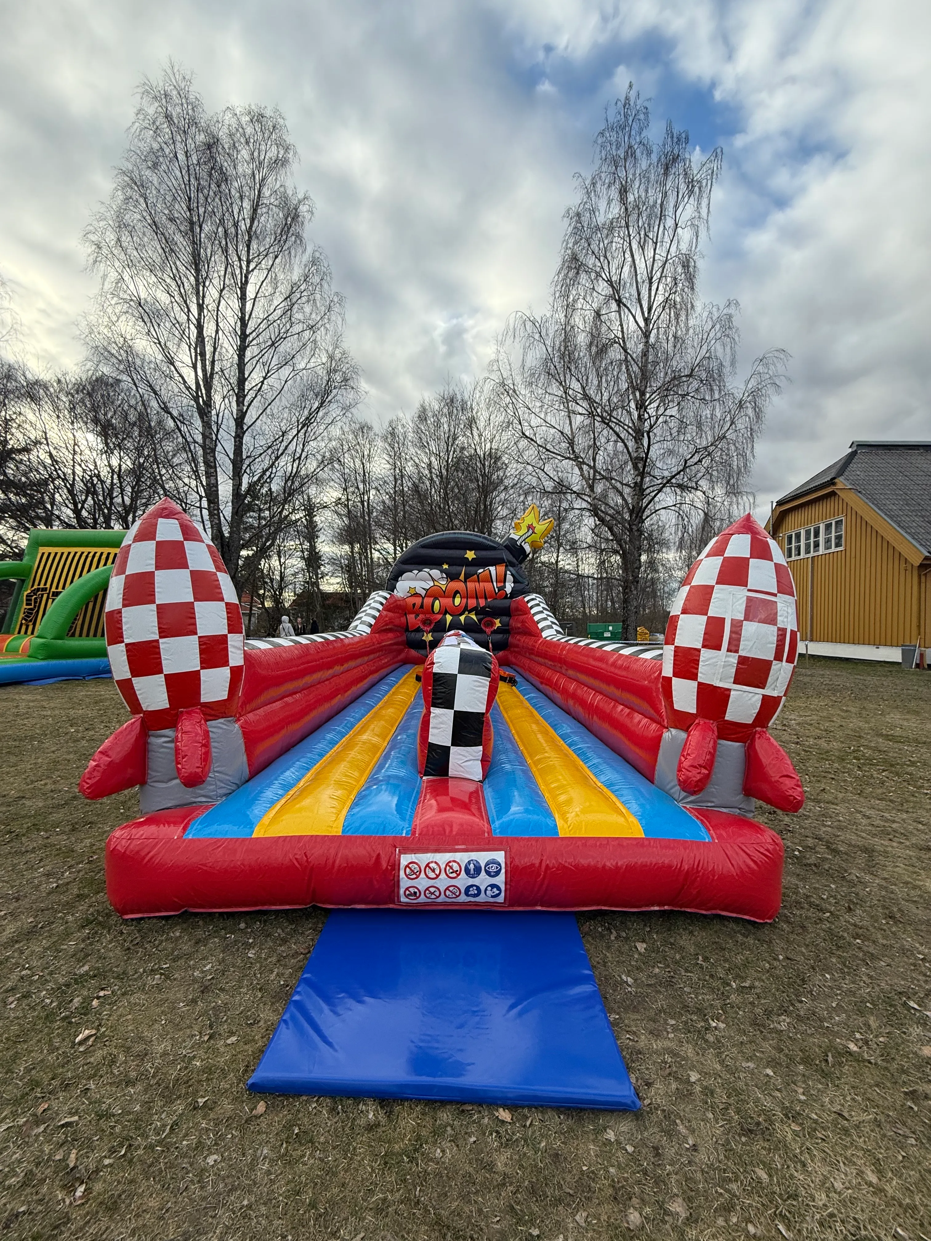 Bungeerun – Oppblåsbar leke med strikk for barn og voksne (m/utstyr)