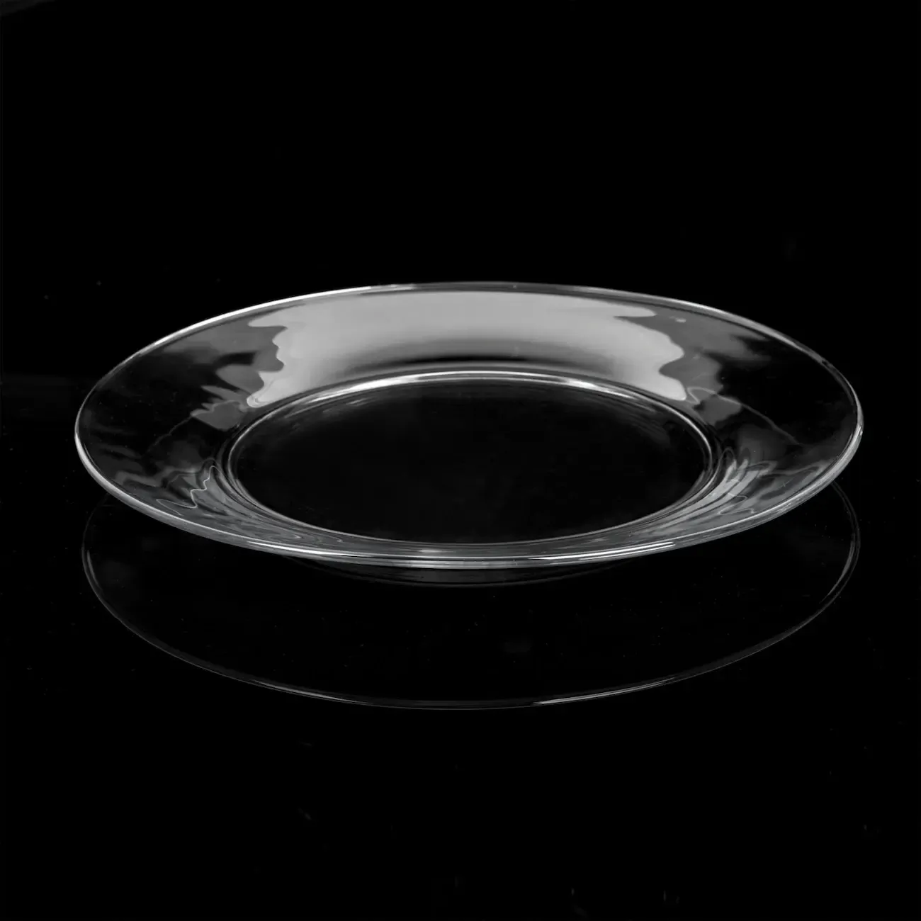 Clear dinner plate