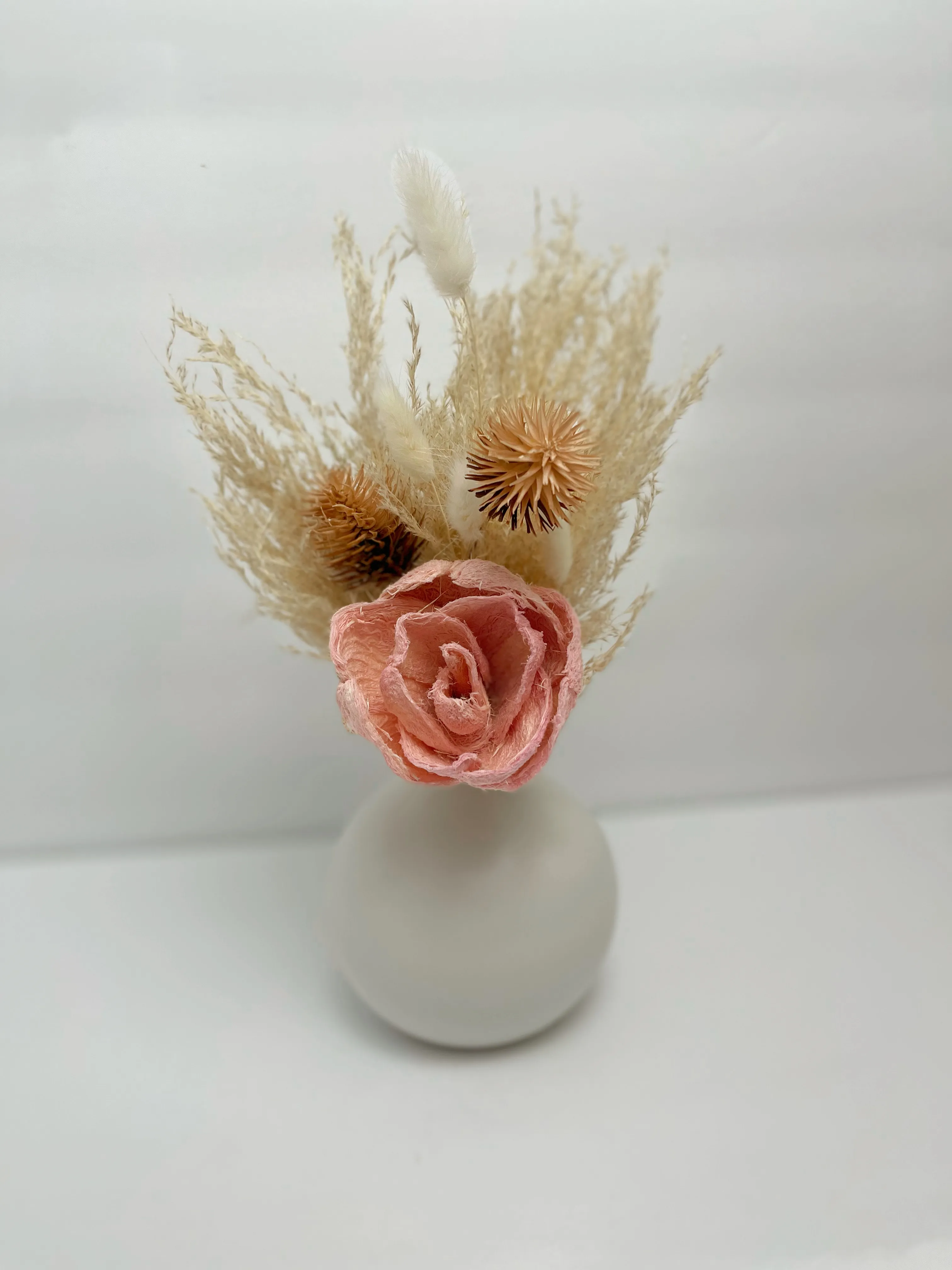 Small Dries Pampas with Pink Felt Rose