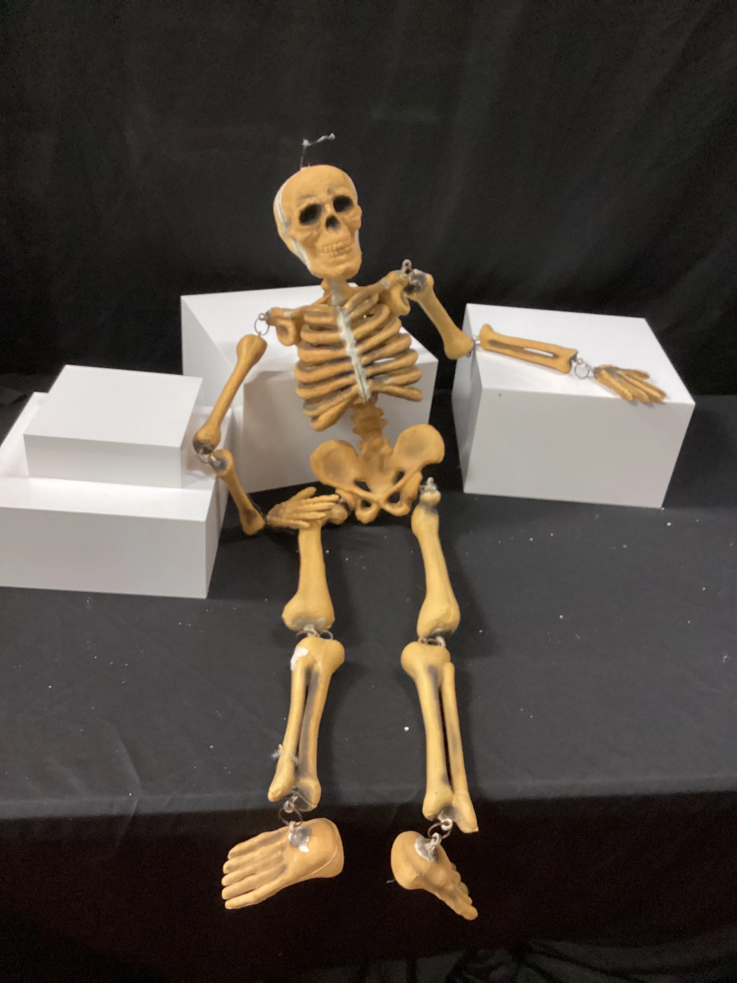 Halloween hanging skeleton 3ft 