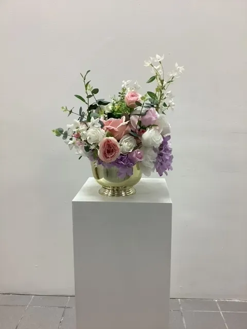 Mia small arrangement 