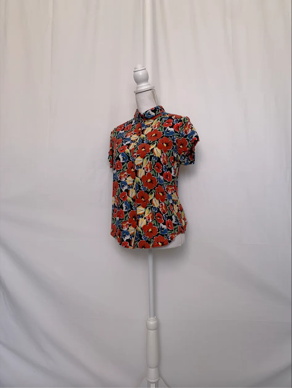 Red Short Sleeve Flower Shirt - Rubbish (Medium)