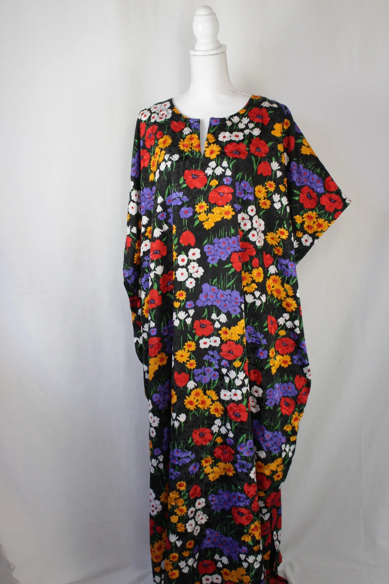 Flowery Poncho ()