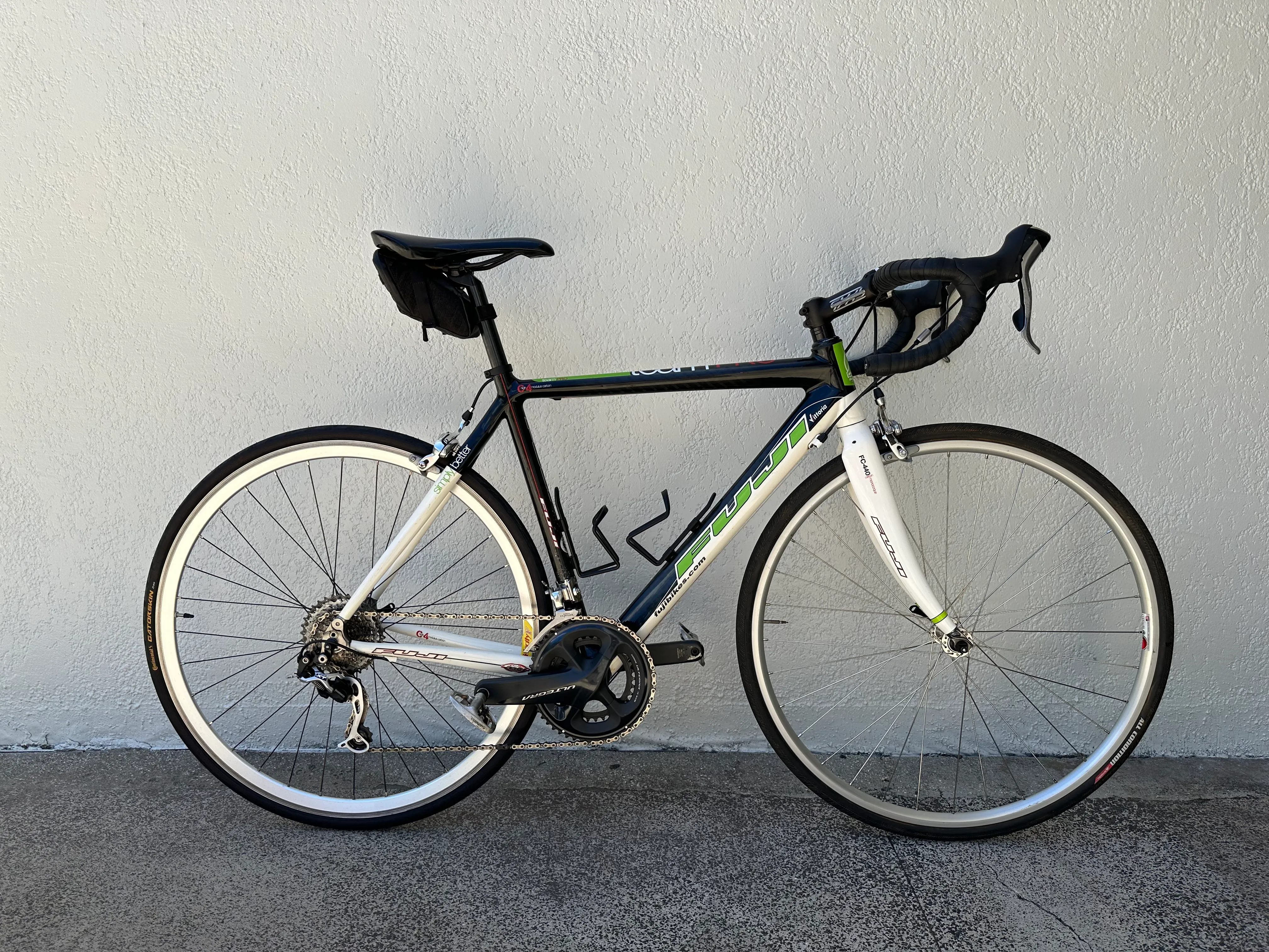 Fuji carbon road bike outlet