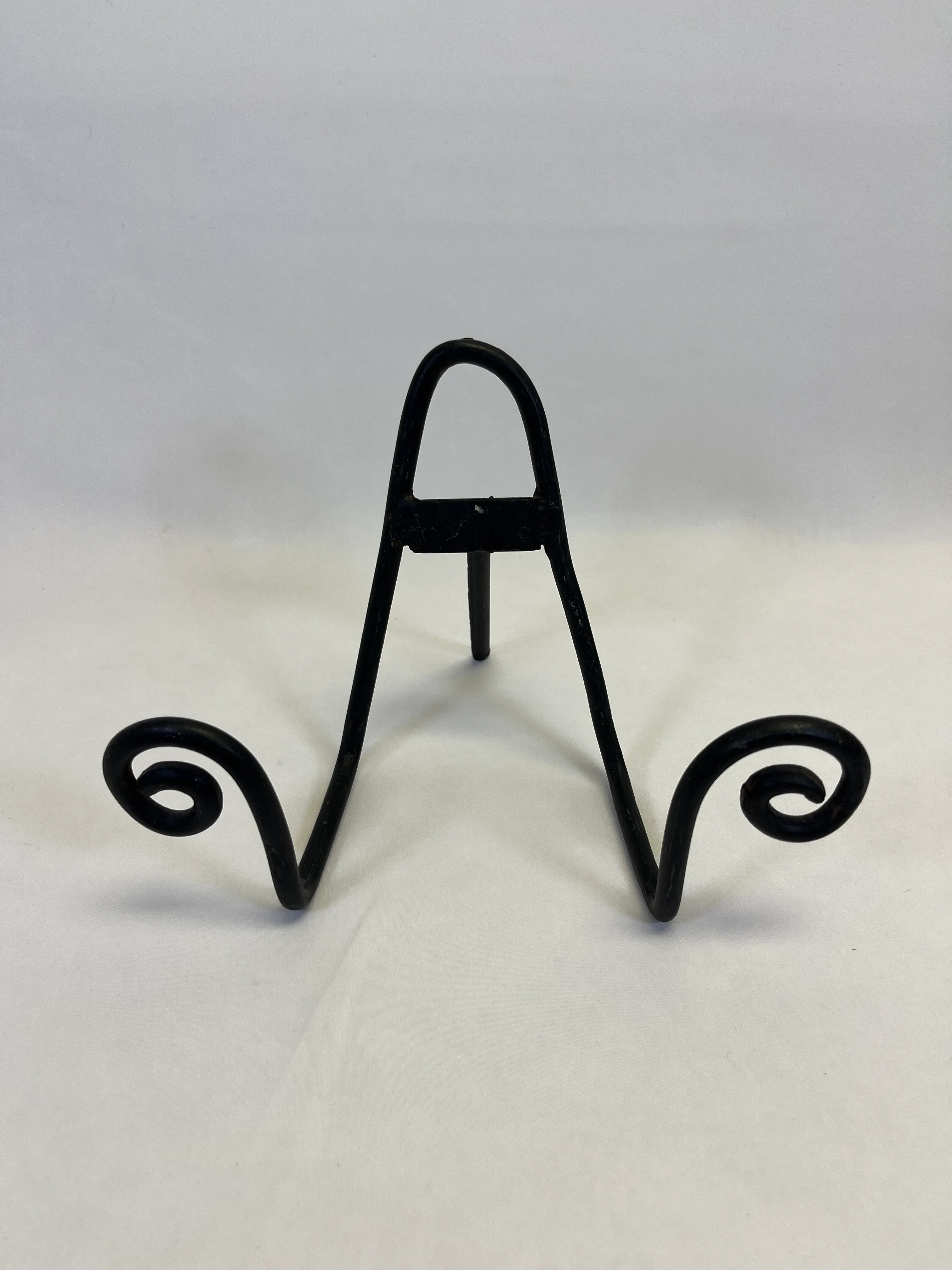 Black Iron Easel 