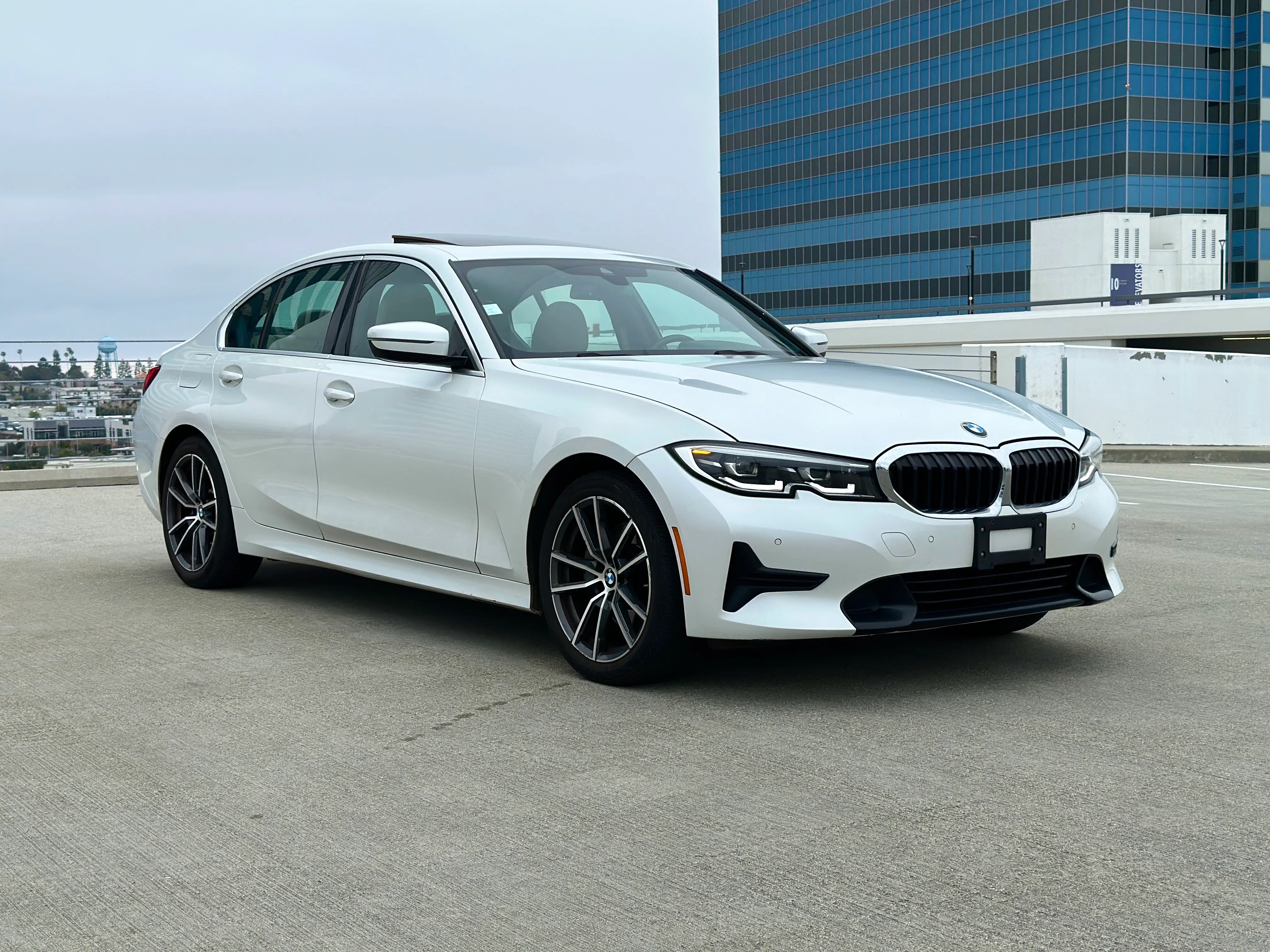 BMW 330i 9MSZ219