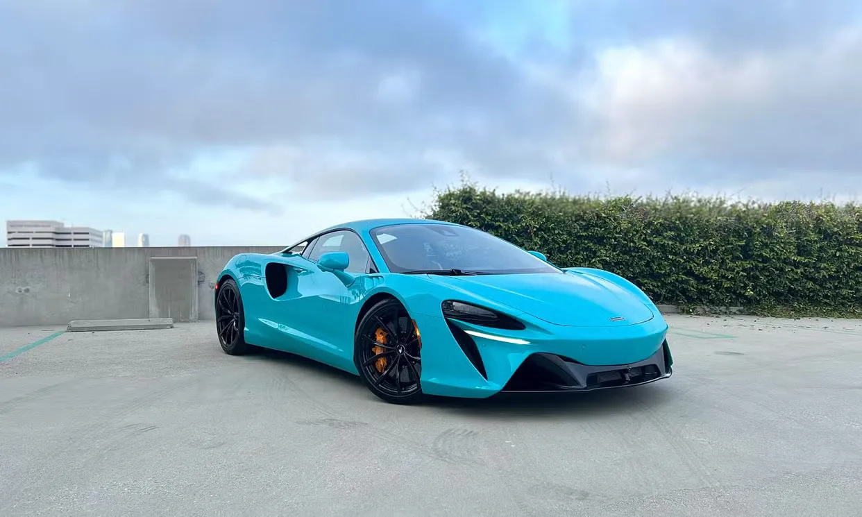 McLaren Artura 2024 