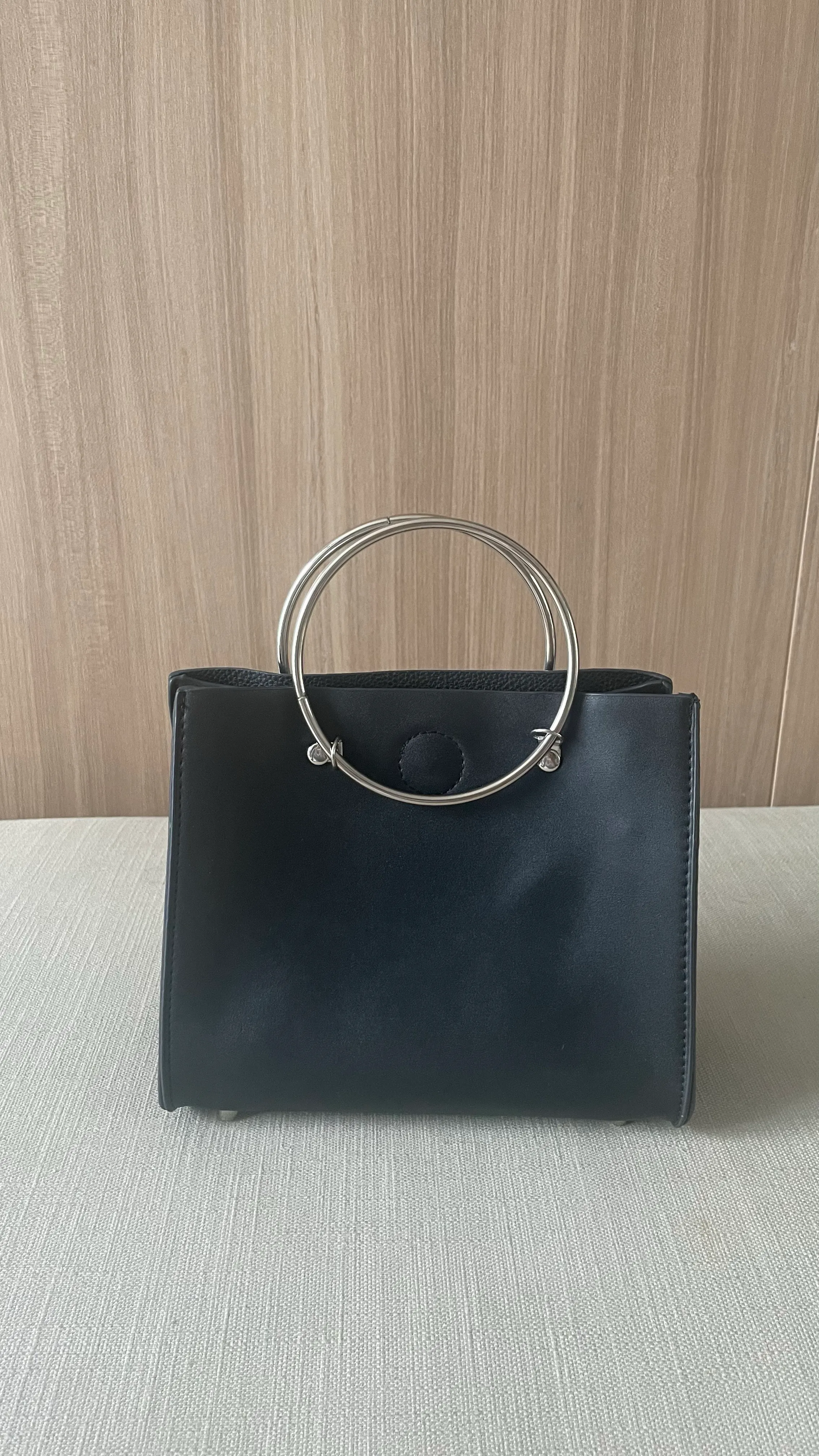 C-0004 - Elara Clutch