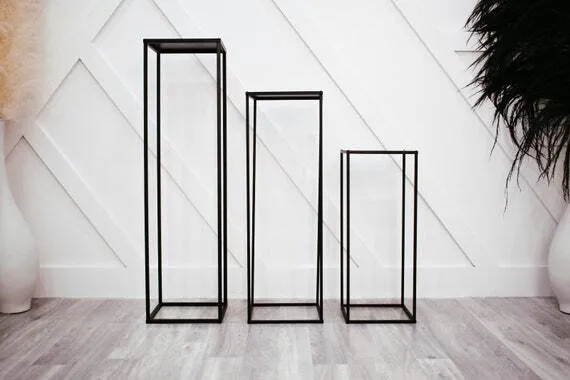 BLACK METAL STAND 23IN TALL