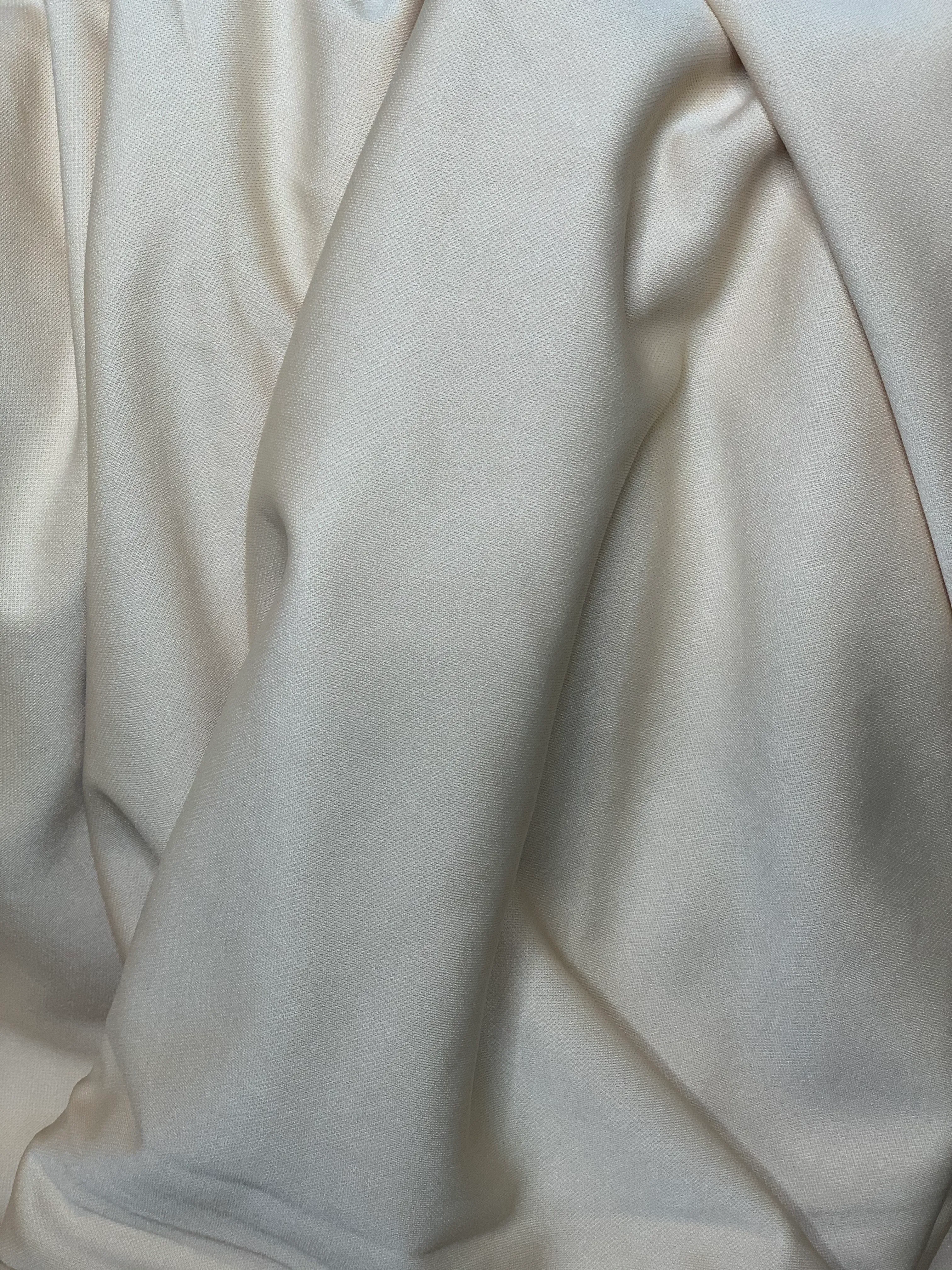 Champagne Luxe Poly 132" x 90"