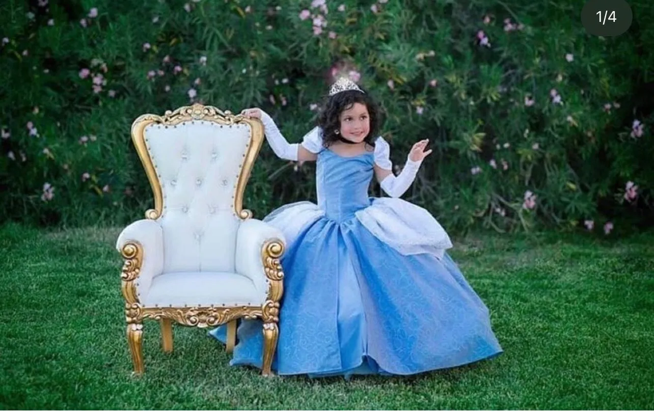 CHILD WHITE THRONE WITH GOLD TRIM