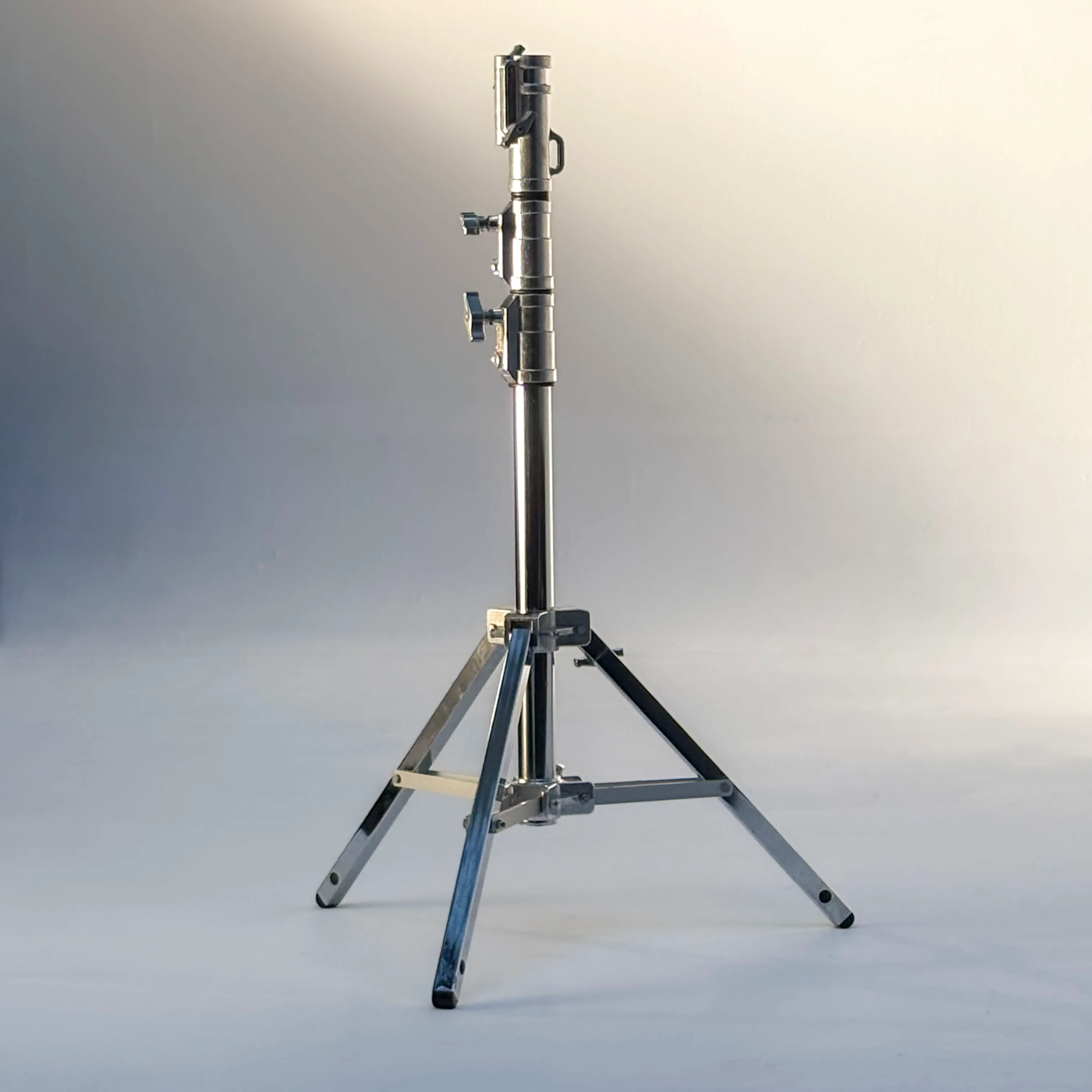 Avenger Tripode A1035