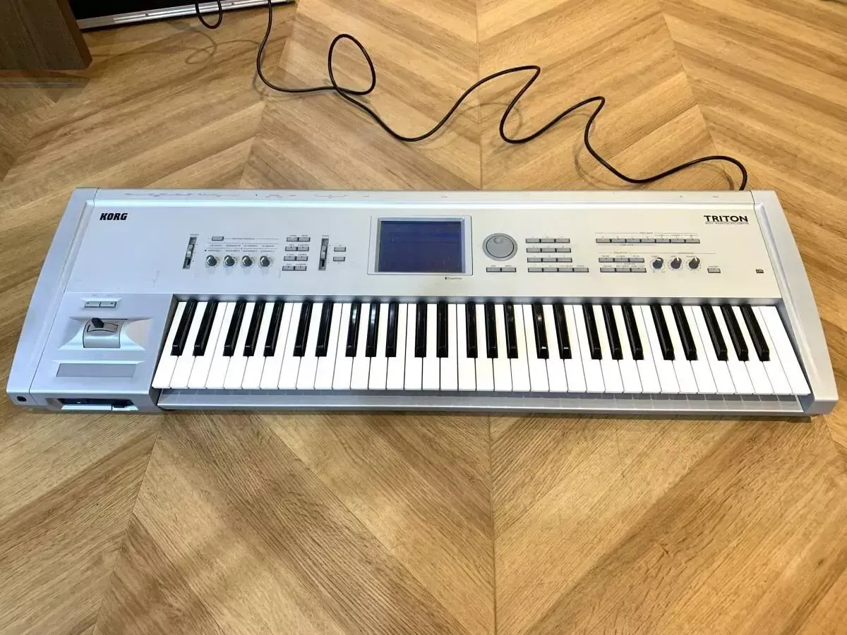 Korg Triton 61 Key