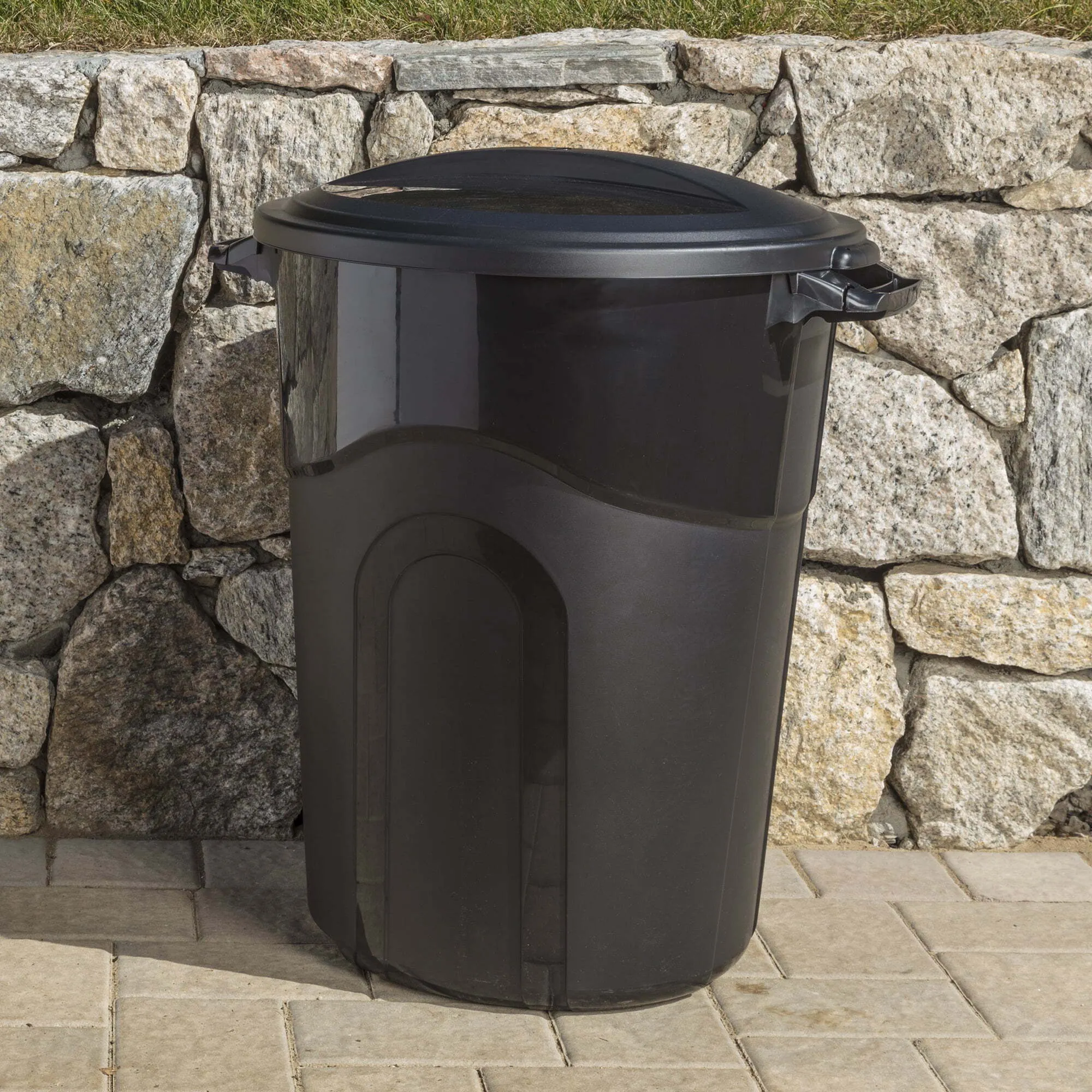 32 Gallon Trash Can
