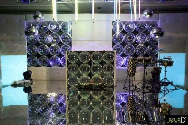 Mirror Bar