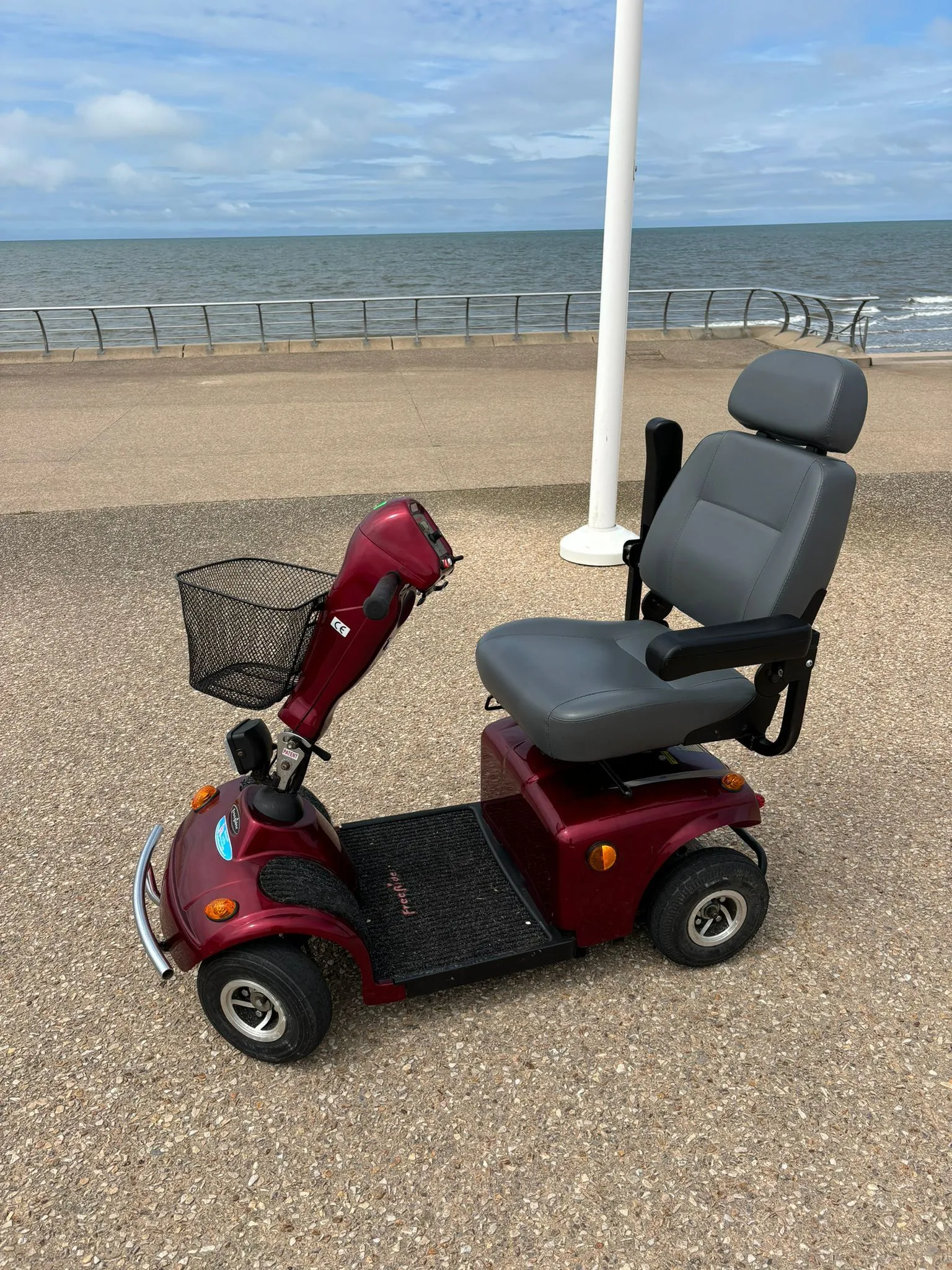 MEDIUM Scooter (suitable for up to 17 stone in weight)