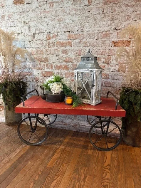 Red Display Wagon