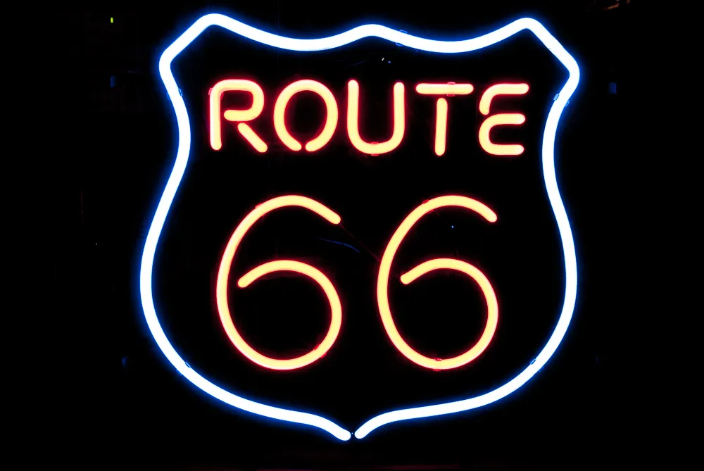 Neonleuchte Route 66 | Sonnewald - Verkauf und Vermietung von Requisiten